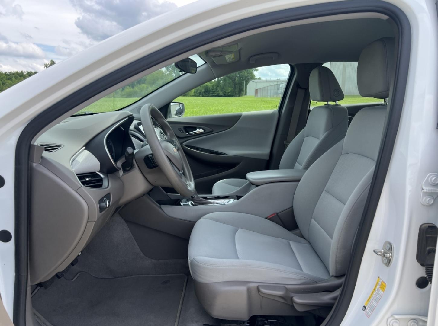 2020 WHITE /Gray Cloth Chevrolet Malibu LS (1G1ZC5ST6LF) with an 1.5L 4 Cyl. engine, Automatic transmission, located at 506 S. Kingshighway, Cape Girardeau, MO, 63703, (573) 235-5000, 37.294994, -89.556206 - 2020 Chevrolet Malibu LS 1-Owner 106xxx miles Front Wheel Drive 1.5L 4 Cyl. Automatic Backup Camera Bluetooth Cruise Power Windows/Locks/Mirrors We have financing available and we accept trades! Fill out a credit application on our website or come by today! If you have any questions, give - Photo#11