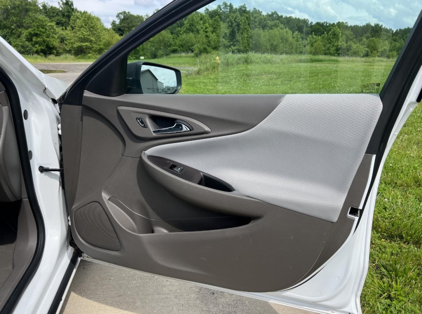 2020 WHITE /Gray Cloth Chevrolet Malibu LS (1G1ZC5ST6LF) with an 1.5L 4 Cyl. engine, Automatic transmission, located at 506 S. Kingshighway, Cape Girardeau, MO, 63703, (573) 235-5000, 37.294994, -89.556206 - 2020 Chevrolet Malibu LS 1-Owner 106xxx miles Front Wheel Drive 1.5L 4 Cyl. Automatic Backup Camera Bluetooth Cruise Power Windows/Locks/Mirrors We have financing available and we accept trades! Fill out a credit application on our website or come by today! If you have any questions, give - Photo#12