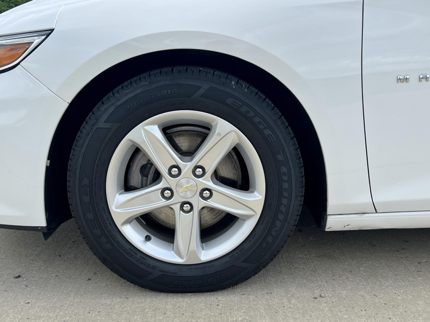 2020 WHITE /Gray Cloth Chevrolet Malibu LS (1G1ZC5ST6LF) with an 1.5L 4 Cyl. engine, Automatic transmission, located at 506 S. Kingshighway, Cape Girardeau, MO, 63703, (573) 235-5000, 37.294994, -89.556206 - 2020 Chevrolet Malibu LS 1-Owner 106xxx miles Front Wheel Drive 1.5L 4 Cyl. Automatic Backup Camera Bluetooth Cruise Power Windows/Locks/Mirrors We have financing available and we accept trades! Fill out a credit application on our website or come by today! If you have any questions, give - Photo#33