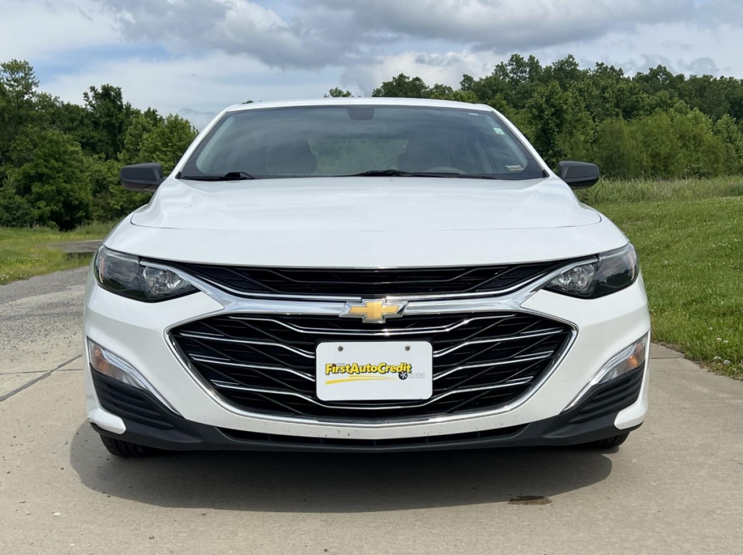 2020 WHITE /Gray Cloth Chevrolet Malibu LS (1G1ZC5ST6LF) with an 1.5L 4 Cyl. engine, Automatic transmission, located at 506 S. Kingshighway, Cape Girardeau, MO, 63703, (573) 235-5000, 37.294994, -89.556206 - 2020 Chevrolet Malibu LS 1-Owner 106xxx miles Front Wheel Drive 1.5L 4 Cyl. Automatic Backup Camera Bluetooth Cruise Power Windows/Locks/Mirrors We have financing available and we accept trades! Fill out a credit application on our website or come by today! If you have any questions, give - Photo#9