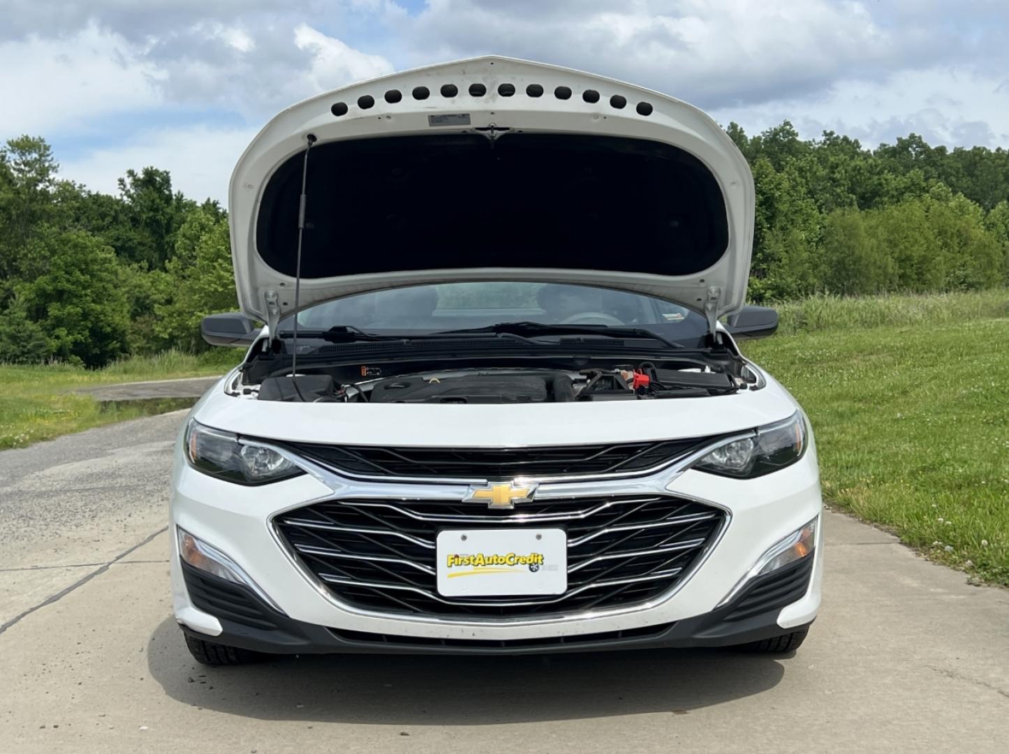 2020 WHITE /Gray Cloth Chevrolet Malibu LS (1G1ZC5ST6LF) with an 1.5L 4 Cyl. engine, Automatic transmission, located at 506 S. Kingshighway, Cape Girardeau, MO, 63703, (573) 235-5000, 37.294994, -89.556206 - 2020 Chevrolet Malibu LS 1-Owner 106xxx miles Front Wheel Drive 1.5L 4 Cyl. Automatic Backup Camera Bluetooth Cruise Power Windows/Locks/Mirrors We have financing available and we accept trades! Fill out a credit application on our website or come by today! If you have any questions, give - Photo#31
