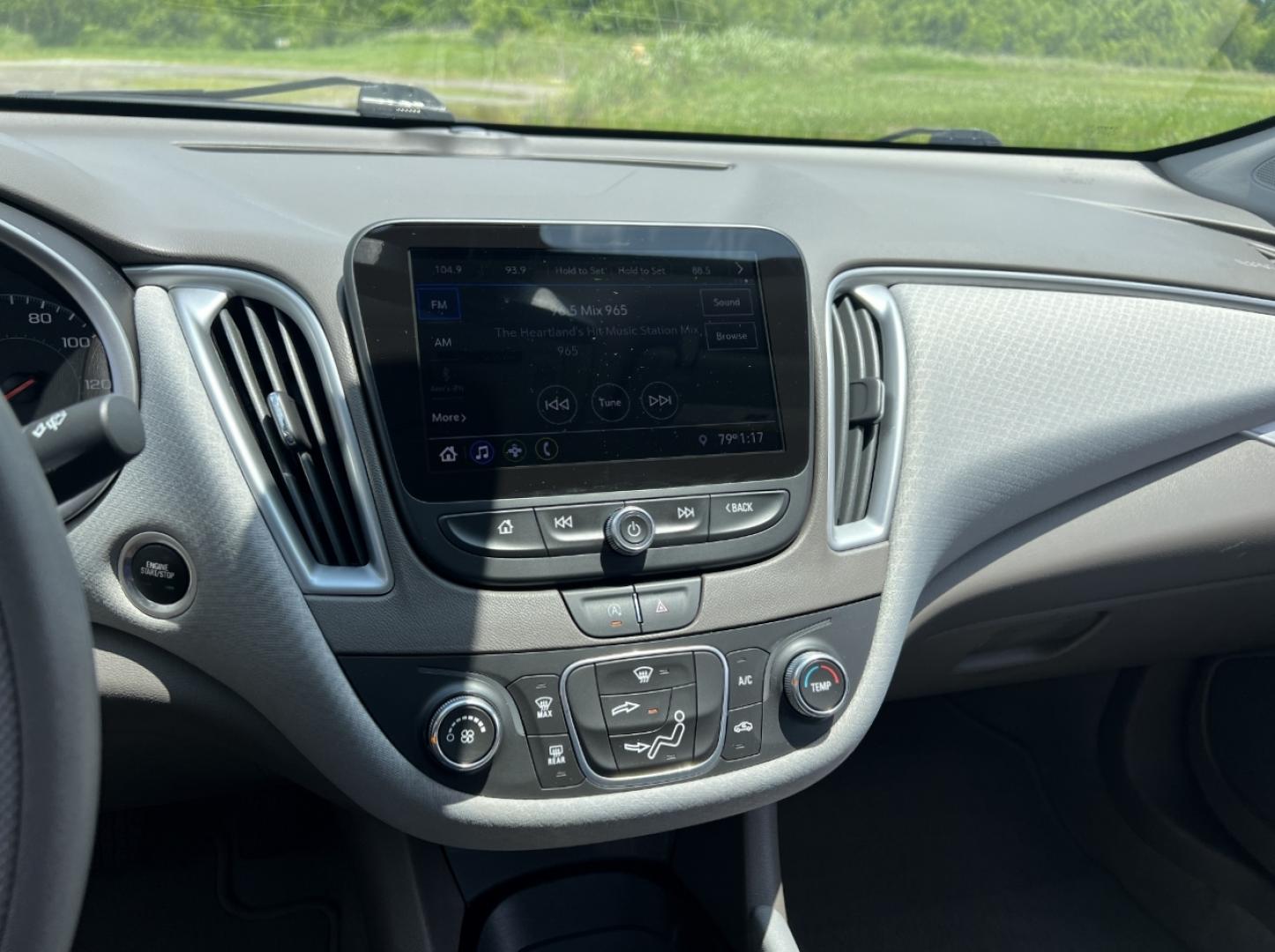 2020 WHITE /Gray Cloth Chevrolet Malibu LS (1G1ZC5ST8LF) with an 1.5L 4 Cyl. engine, Automatic transmission, located at 506 S. Kingshighway, Cape Girardeau, MO, 63703, (573) 235-5000, 37.294994, -89.556206 - 2020 Chevrolet Malibu LS 1-Owner 99xxx miles Front Wheel Drive 1.5L 4 Cyl. Automatic Backup Camera Bluetooth Cruise Power Windows/Locks/Mirrors We have financing available and we accept trades! Fill out a credit application on our website or come by today! If you have any questions, give - Photo#22