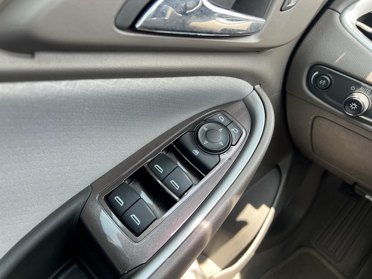 2020 WHITE /Gray Cloth Chevrolet Malibu LS (1G1ZC5ST8LF) with an 1.5L 4 Cyl. engine, Automatic transmission, located at 506 S. Kingshighway, Cape Girardeau, MO, 63703, (573) 235-5000, 37.294994, -89.556206 - 2020 Chevrolet Malibu LS 1-Owner 99xxx miles Front Wheel Drive 1.5L 4 Cyl. Automatic Backup Camera Bluetooth Cruise Power Windows/Locks/Mirrors We have financing available and we accept trades! Fill out a credit application on our website or come by today! If you have any questions, give - Photo#27