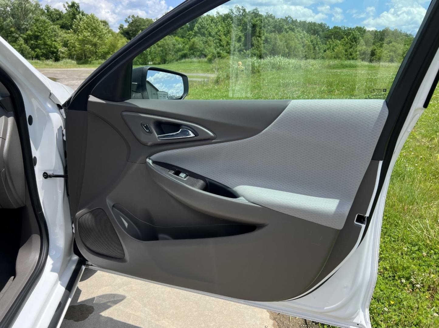 2020 WHITE /Gray Cloth Chevrolet Malibu LS (1G1ZC5ST8LF) with an 1.5L 4 Cyl. engine, Automatic transmission, located at 506 S. Kingshighway, Cape Girardeau, MO, 63703, (573) 235-5000, 37.294994, -89.556206 - 2020 Chevrolet Malibu LS 1-Owner 99xxx miles Front Wheel Drive 1.5L 4 Cyl. Automatic Backup Camera Bluetooth Cruise Power Windows/Locks/Mirrors We have financing available and we accept trades! Fill out a credit application on our website or come by today! If you have any questions, give - Photo#12