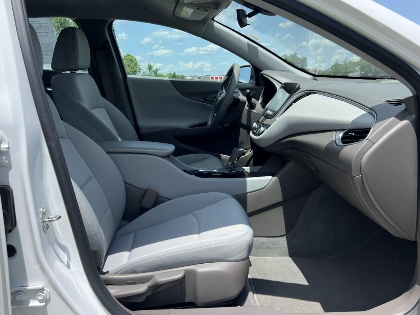 2020 WHITE /Gray Cloth Chevrolet Malibu LS (1G1ZC5ST8LF) with an 1.5L 4 Cyl. engine, Automatic transmission, located at 506 S. Kingshighway, Cape Girardeau, MO, 63703, (573) 235-5000, 37.294994, -89.556206 - 2020 Chevrolet Malibu LS 1-Owner 99xxx miles Front Wheel Drive 1.5L 4 Cyl. Automatic Backup Camera Bluetooth Cruise Power Windows/Locks/Mirrors We have financing available and we accept trades! Fill out a credit application on our website or come by today! If you have any questions, give - Photo#13