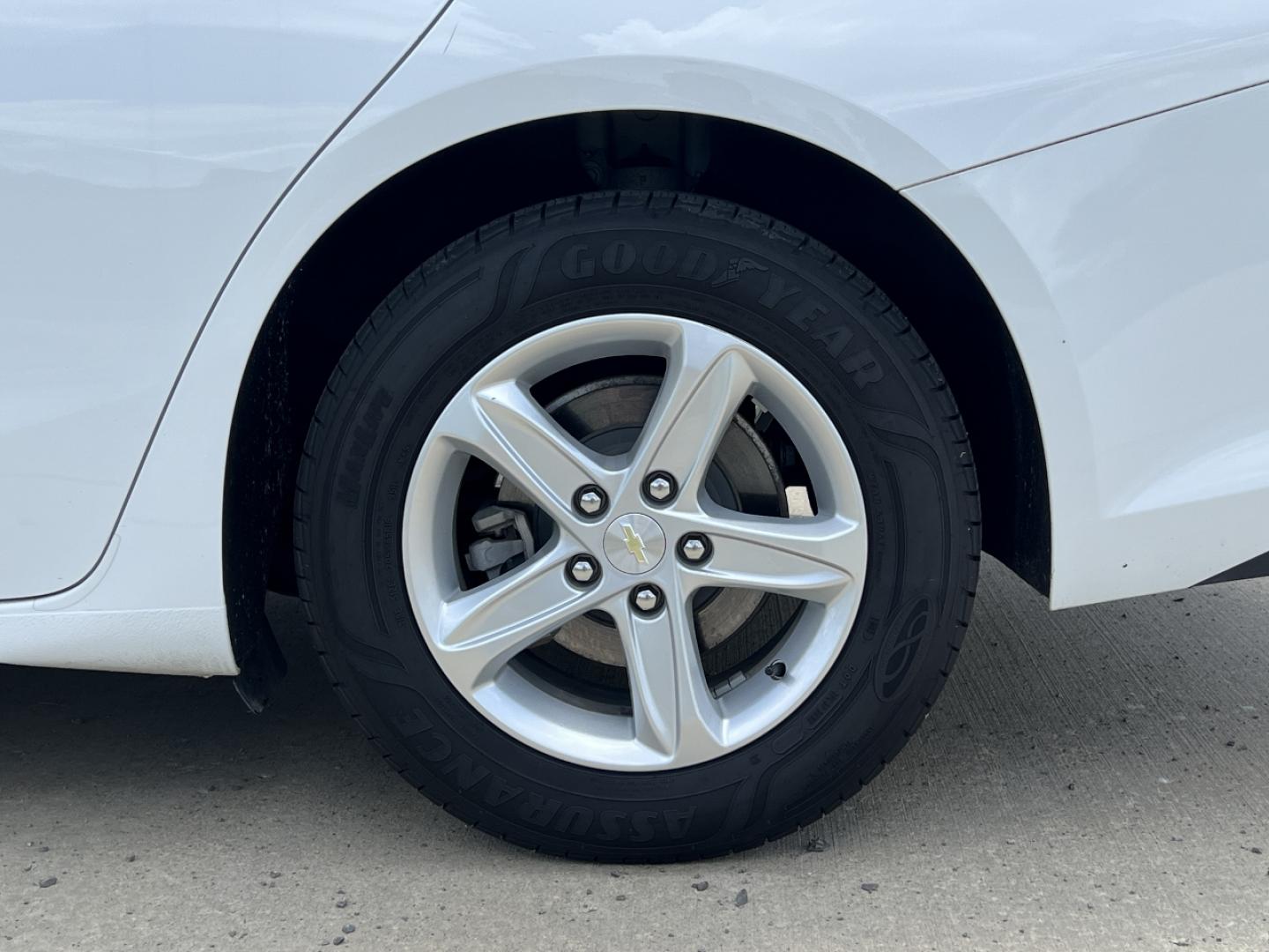 2020 WHITE /Gray Cloth Chevrolet Malibu LS (1G1ZC5ST8LF) with an 1.5L 4 Cyl. engine, Automatic transmission, located at 506 S. Kingshighway, Cape Girardeau, MO, 63703, (573) 235-5000, 37.294994, -89.556206 - 2020 Chevrolet Malibu LS 1-Owner 99xxx miles Front Wheel Drive 1.5L 4 Cyl. Automatic Backup Camera Bluetooth Cruise Power Windows/Locks/Mirrors We have financing available and we accept trades! Fill out a credit application on our website or come by today! If you have any questions, give - Photo#35