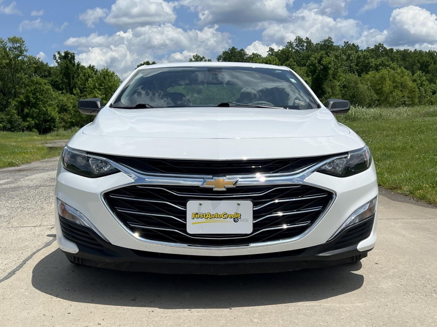 2020 WHITE /Gray Cloth Chevrolet Malibu LS (1G1ZC5ST8LF) with an 1.5L 4 Cyl. engine, Automatic transmission, located at 506 S. Kingshighway, Cape Girardeau, MO, 63703, (573) 235-5000, 37.294994, -89.556206 - 2020 Chevrolet Malibu LS 1-Owner 99xxx miles Front Wheel Drive 1.5L 4 Cyl. Automatic Backup Camera Bluetooth Cruise Power Windows/Locks/Mirrors We have financing available and we accept trades! Fill out a credit application on our website or come by today! If you have any questions, give - Photo#9