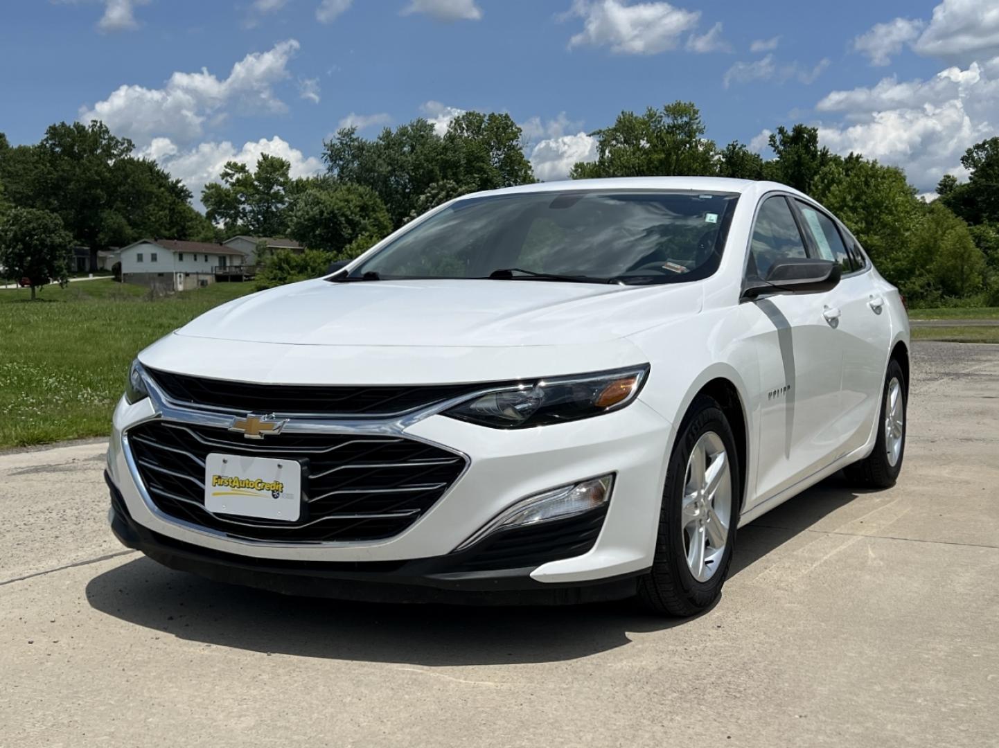 2020 WHITE /Gray Cloth Chevrolet Malibu LS (1G1ZC5ST8LF) with an 1.5L 4 Cyl. engine, Automatic transmission, located at 506 S. Kingshighway, Cape Girardeau, MO, 63703, (573) 235-5000, 37.294994, -89.556206 - 2020 Chevrolet Malibu LS 1-Owner 99xxx miles Front Wheel Drive 1.5L 4 Cyl. Automatic Backup Camera Bluetooth Cruise Power Windows/Locks/Mirrors We have financing available and we accept trades! Fill out a credit application on our website or come by today! If you have any questions, give - Photo#3
