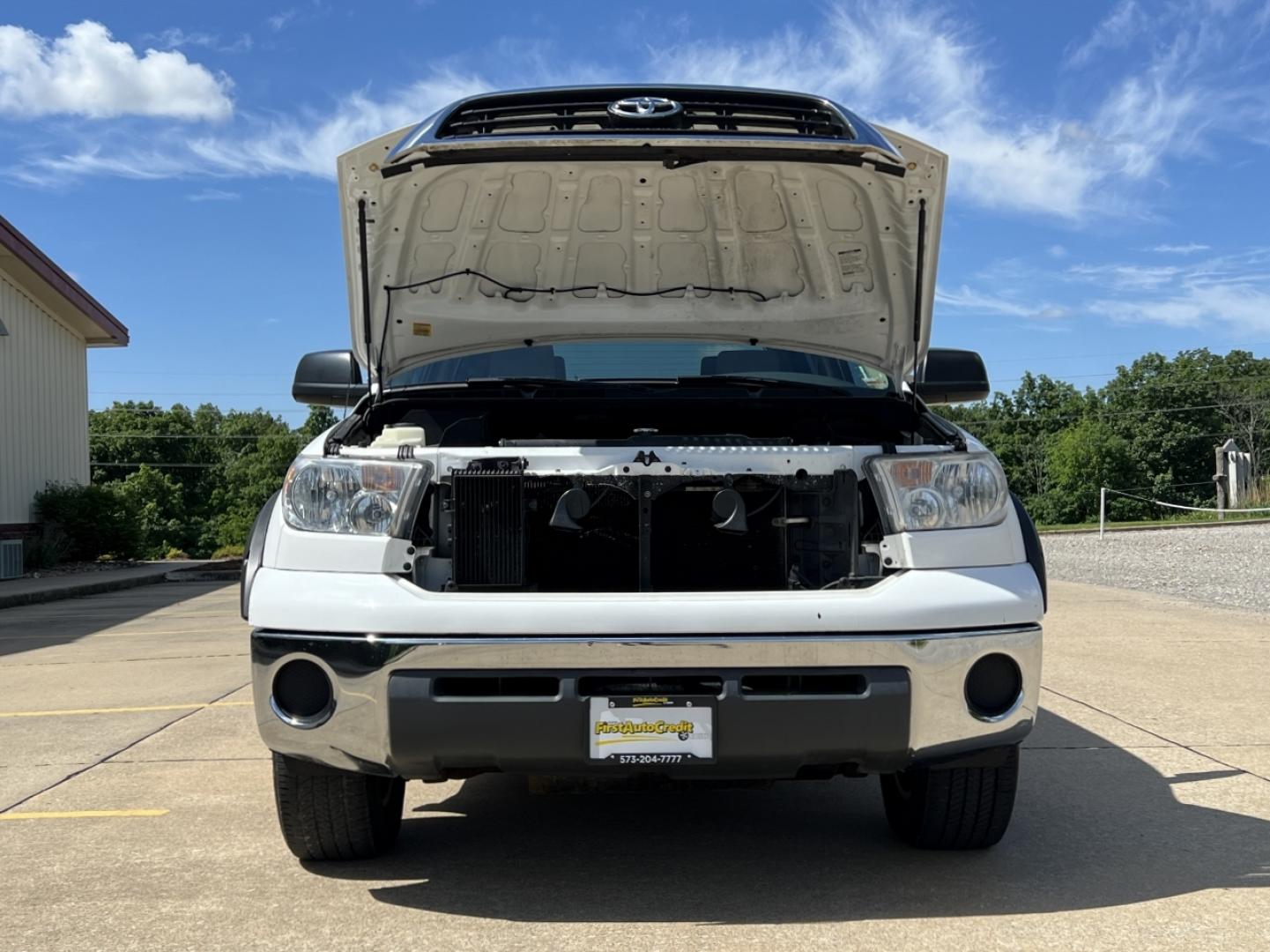 2008 WHITE /Tan Cloth Toyota Tundra SR5 CrewMax 5.7L 4WD (5TFDV54108X) with an 5.7L V8 engine, Automatic transmission, located at 2990 Old Orchard Rd., Jackson, MO, 63755, 37.354214, -89.612106 - 2008 Toyota Tundra SR5 122xxx miles 4x4 5.7L V8 Automatic Navigation Power Driver Seat Cruise Power Windows/Locks/Mirrors We have financing available and we accept trades! Fill out a credit application on our website or come by today! If you have any questions, give us a call at (573) 204- - Photo#30
