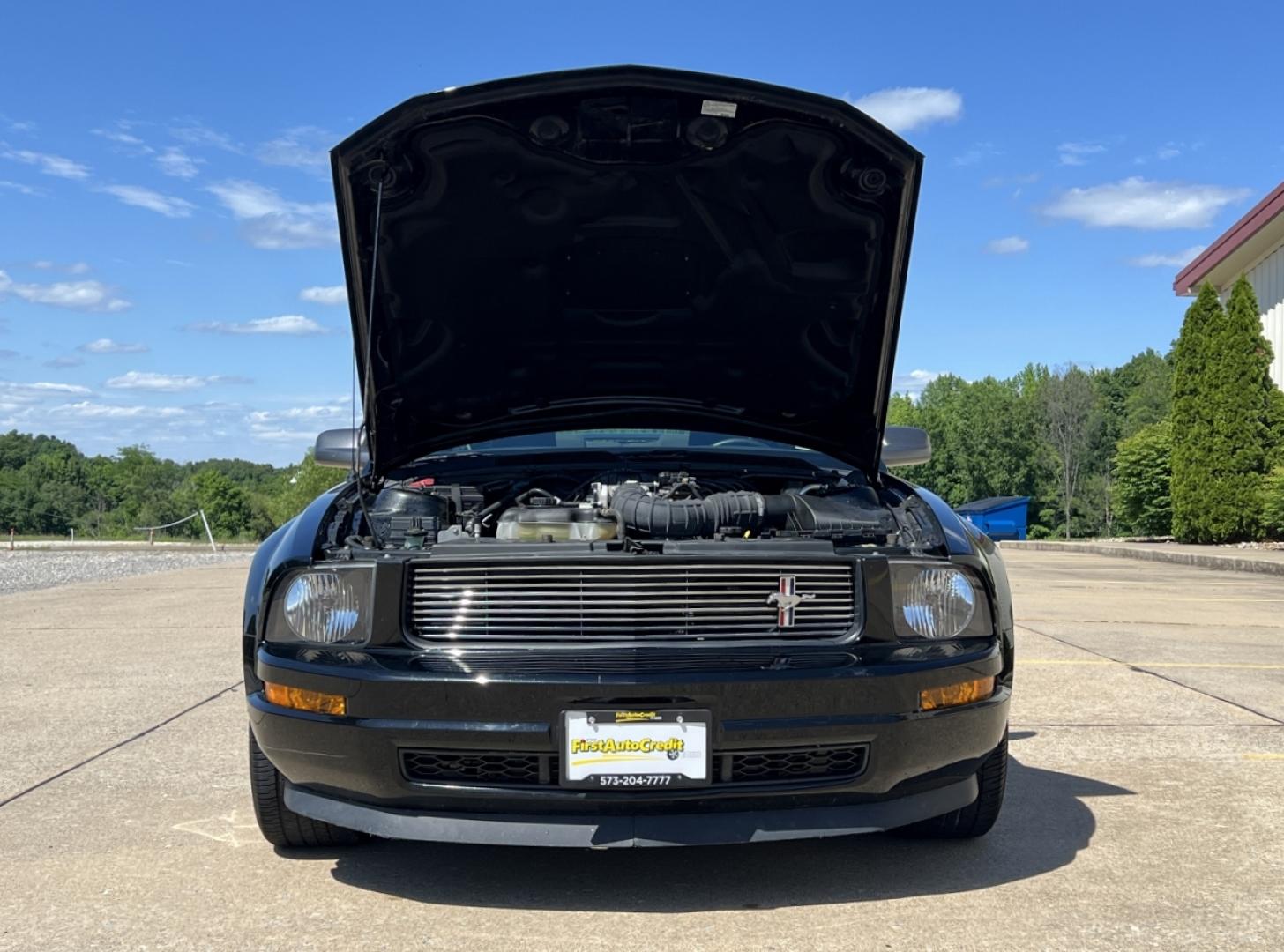 2009 BLACK /Black Cloth Ford Mustang V6 Coupe (1ZVHT80N695) with an 4.0L V6 engine, Automatic transmission, located at 2990 Old Orchard Rd., Jackson, MO, 63755, 37.354214, -89.612106 - 2009 Ford Mustang V6 Deluxe Local 1-Owner Only 65xxx miles Rear Wheel Drive 4.0L V6 Automatic Power Driver Seat Cruise Power Windows/Locks/Mirrors We have financing available and we accept trades! Fill out a credit application on our website or come by today! If you have any questions, giv - Photo#26