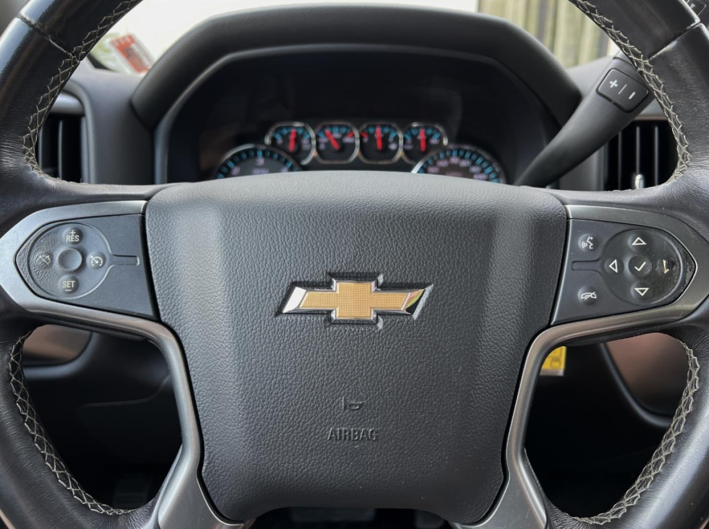 2018 GRAY /Gray Cloth Chevrolet Silverado 1500 LT Crew Cab Long Box 4WD (3GCUKREC6JG) with an 5.3L V8 engine, Automatic transmission, located at 2990 Old Orchard Rd., Jackson, MO, 63755, 37.354214, -89.612106 - 2018 Chevrolet Silverado 1500 LT 123xxx miles 4x4 5.3L V8 Automatic Power Driver Seat Backup Camera Bluetooth Cruise Power Windows/Locks/Mirrors We have financing available and we accept trades! Fill out a credit application on our website or come by today! If you have any questions, give - Photo#22