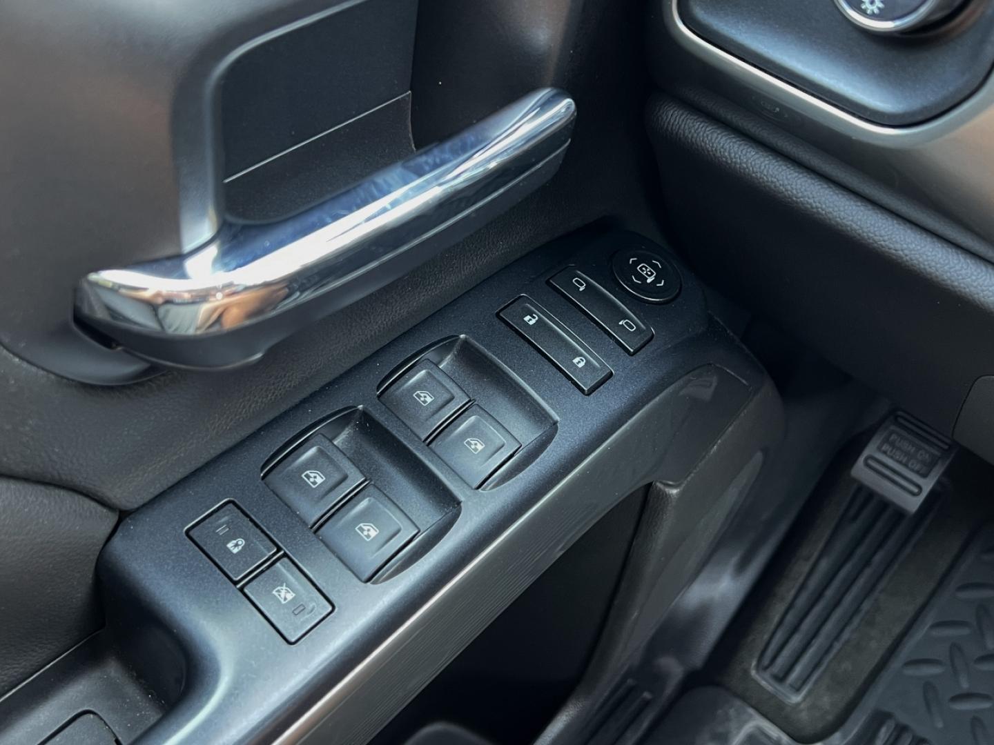 2018 GRAY /Gray Cloth Chevrolet Silverado 1500 LT Crew Cab Long Box 4WD (3GCUKREC6JG) with an 5.3L V8 engine, Automatic transmission, located at 2990 Old Orchard Rd., Jackson, MO, 63755, 37.354214, -89.612106 - 2018 Chevrolet Silverado 1500 LT 123xxx miles 4x4 5.3L V8 Automatic Power Driver Seat Backup Camera Bluetooth Cruise Power Windows/Locks/Mirrors We have financing available and we accept trades! Fill out a credit application on our website or come by today! If you have any questions, give - Photo#27