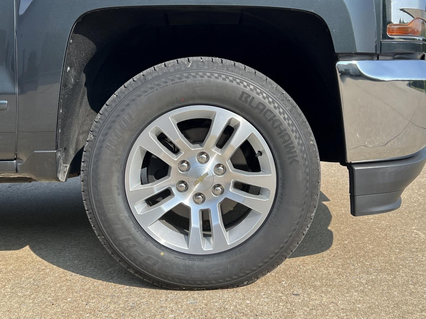 2018 GRAY /Gray Cloth Chevrolet Silverado 1500 LT Crew Cab Long Box 4WD (3GCUKREC6JG) with an 5.3L V8 engine, Automatic transmission, located at 2990 Old Orchard Rd., Jackson, MO, 63755, 37.354214, -89.612106 - 2018 Chevrolet Silverado 1500 LT 123xxx miles 4x4 5.3L V8 Automatic Power Driver Seat Backup Camera Bluetooth Cruise Power Windows/Locks/Mirrors We have financing available and we accept trades! Fill out a credit application on our website or come by today! If you have any questions, give - Photo#35