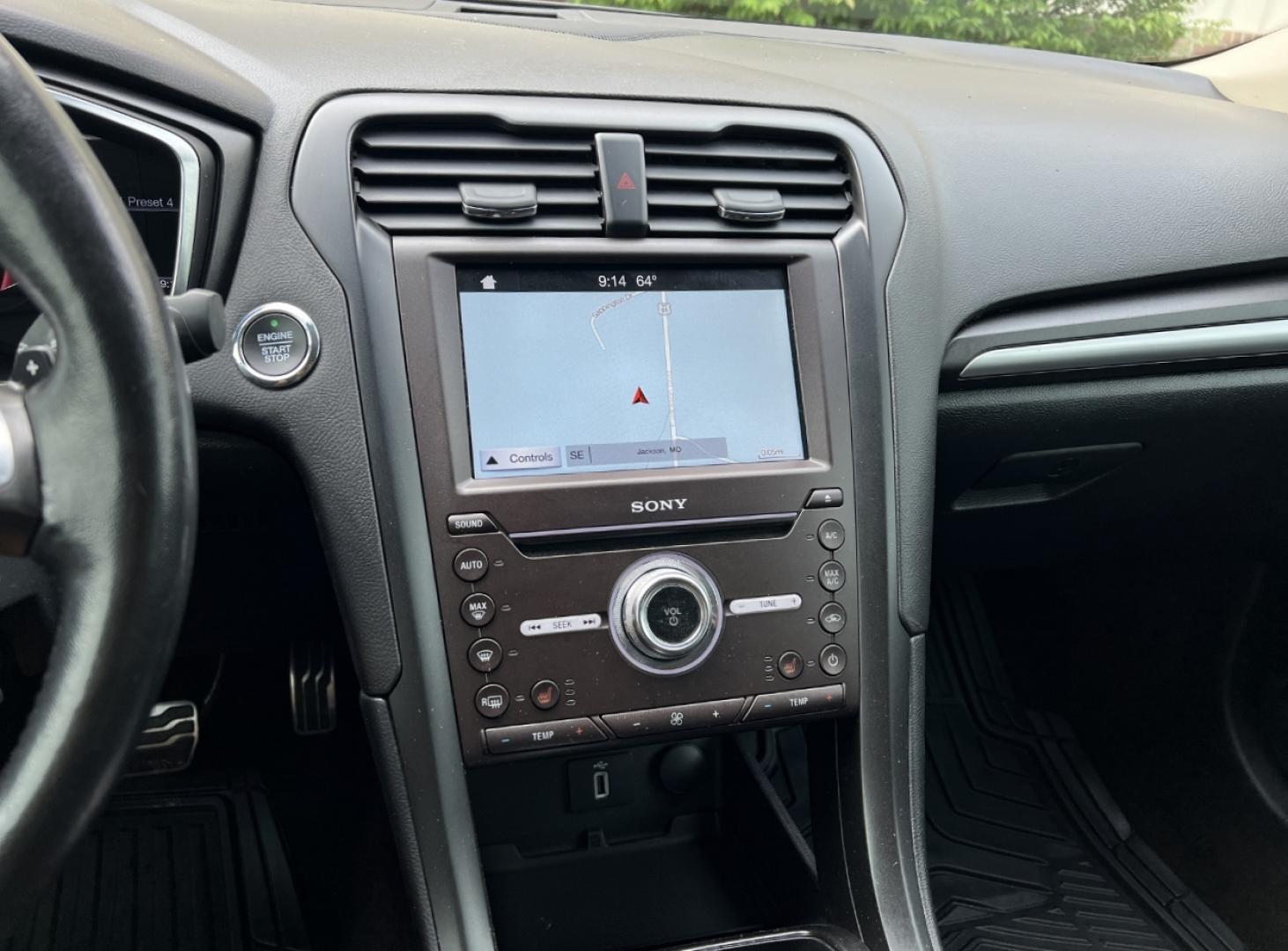 2018 GRAY /Black Leather Ford Fusion Titanium (3FA6P0K94JR) with an 2.0L 4 Cyl. engine, Automatic transmission, located at 2990 Old Orchard Rd., Jackson, MO, 63755, 37.354214, -89.612106 - 2018 Ford Fusion Titanium Local 1-Owner 83xxx miles Front Wheel Drive 2.0L 4 Cyl. Automatic Leather Navigation Backup Camera Power/Heated Seats Sunroof Bluetooth Remote Start Cruise Power Windows/Locks/Mirrors We have financing available and we accept trades! Fill out a credit applica - Photo#27