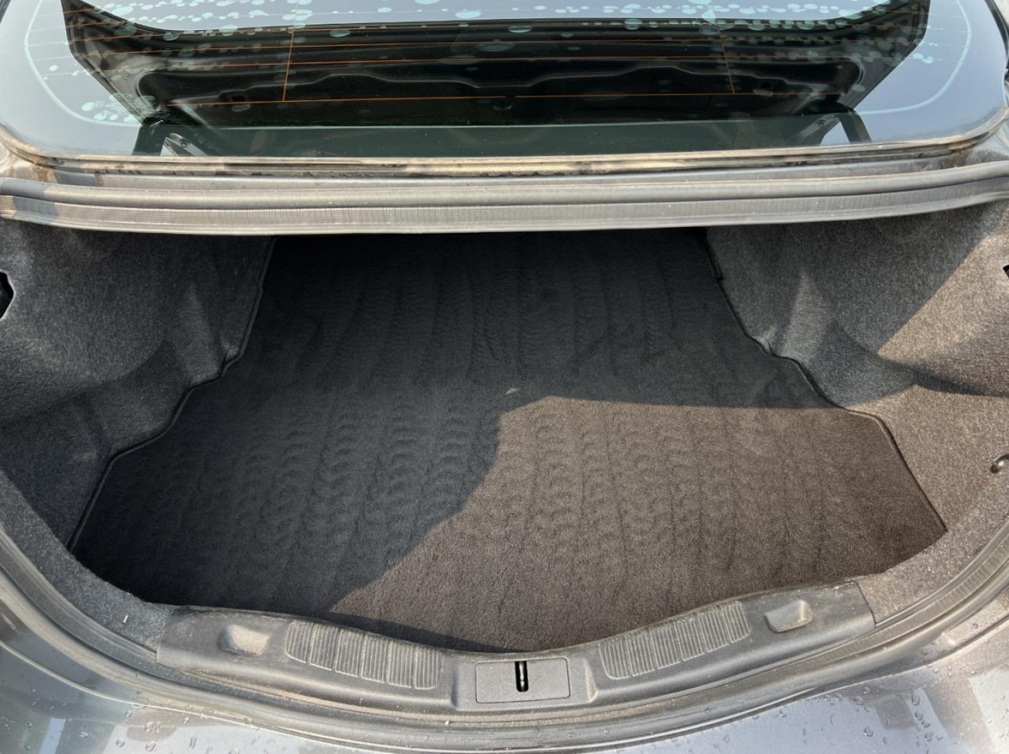 2018 GRAY /Black Leather Ford Fusion Titanium (3FA6P0K94JR) with an 2.0L 4 Cyl. engine, Automatic transmission, located at 2990 Old Orchard Rd., Jackson, MO, 63755, 37.354214, -89.612106 - 2018 Ford Fusion Titanium Local 1-Owner 83xxx miles Front Wheel Drive 2.0L 4 Cyl. Automatic Leather Navigation Backup Camera Power/Heated Seats Sunroof Bluetooth Remote Start Cruise Power Windows/Locks/Mirrors We have financing available and we accept trades! Fill out a credit applica - Photo#22