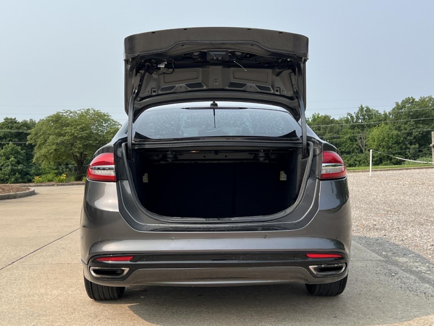 2018 GRAY /Black Leather Ford Fusion Titanium (3FA6P0K94JR) with an 2.0L 4 Cyl. engine, Automatic transmission, located at 2990 Old Orchard Rd., Jackson, MO, 63755, 37.354214, -89.612106 - 2018 Ford Fusion Titanium Local 1-Owner 83xxx miles Front Wheel Drive 2.0L 4 Cyl. Automatic Leather Navigation Backup Camera Power/Heated Seats Sunroof Bluetooth Remote Start Cruise Power Windows/Locks/Mirrors We have financing available and we accept trades! Fill out a credit applica - Photo#21