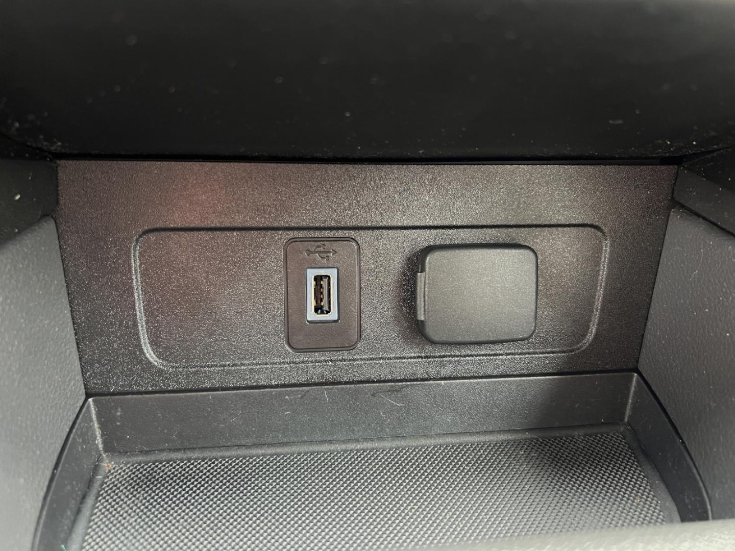 2017 GRAY /Tan Leather Ford Escape Titanium FWD (1FMCU0JD0HU) with an 1.5L 4 Cyl. engine, Automatic transmission, located at 2990 Old Orchard Rd., Jackson, MO, 63755, 37.354214, -89.612106 - 2017 Ford Escape Titanium Only 73xxx miles Front Wheel Drive 1.5L 4 Cyl. Automatic Leather Navigation Power/Heated Seats Backup Camera Bluetooth Remote Start Cruise Power Windows/Locks/Mirrors We have financing available and we accept trades! Fill out a credit application on our website - Photo#29