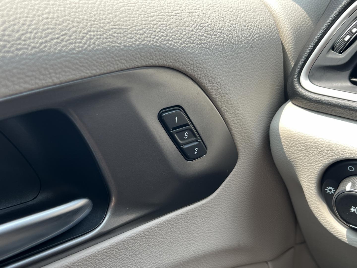 2021 SILVER /Tan Leather Chrysler Pacifica Touring-L (2C4RC1BG2MR) with an 3.6L V6 engine, Automatic transmission, located at 2990 Old Orchard Rd., Jackson, MO, 63755, 37.354214, -89.612106 - 2021 Chrysler Pacifica Touring L 1-Owner 103xxx miles Front Wheel Drive 3.6L V6 Automatic Leather 3rd Row Stow 'N Go Backup Camera Power Driver Seat Heated Seats Bluetooth Remote Start Cruise Power Windows/Locks/Mirrors We have financing available and we accept trades! Fill out a cre - Photo#31