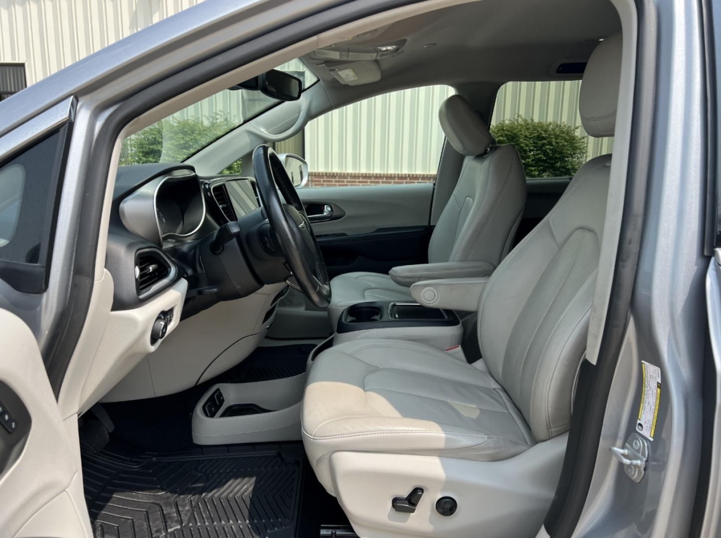 2021 SILVER /Tan Leather Chrysler Pacifica Touring-L (2C4RC1BG2MR) with an 3.6L V6 engine, Automatic transmission, located at 2990 Old Orchard Rd., Jackson, MO, 63755, 37.354214, -89.612106 - 2021 Chrysler Pacifica Touring L 1-Owner 103xxx miles Front Wheel Drive 3.6L V6 Automatic Leather 3rd Row Stow 'N Go Backup Camera Power Driver Seat Heated Seats Bluetooth Remote Start Cruise Power Windows/Locks/Mirrors We have financing available and we accept trades! Fill out a cre - Photo#14