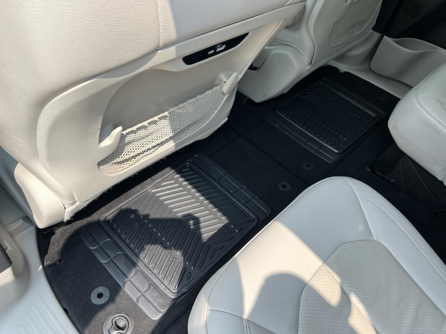 2021 SILVER /Tan Leather Chrysler Pacifica Touring-L (2C4RC1BG2MR) with an 3.6L V6 engine, Automatic transmission, located at 2990 Old Orchard Rd., Jackson, MO, 63755, 37.354214, -89.612106 - 2021 Chrysler Pacifica Touring L 1-Owner 103xxx miles Front Wheel Drive 3.6L V6 Automatic Leather 3rd Row Stow 'N Go Backup Camera Power Driver Seat Heated Seats Bluetooth Remote Start Cruise Power Windows/Locks/Mirrors We have financing available and we accept trades! Fill out a cre - Photo#40