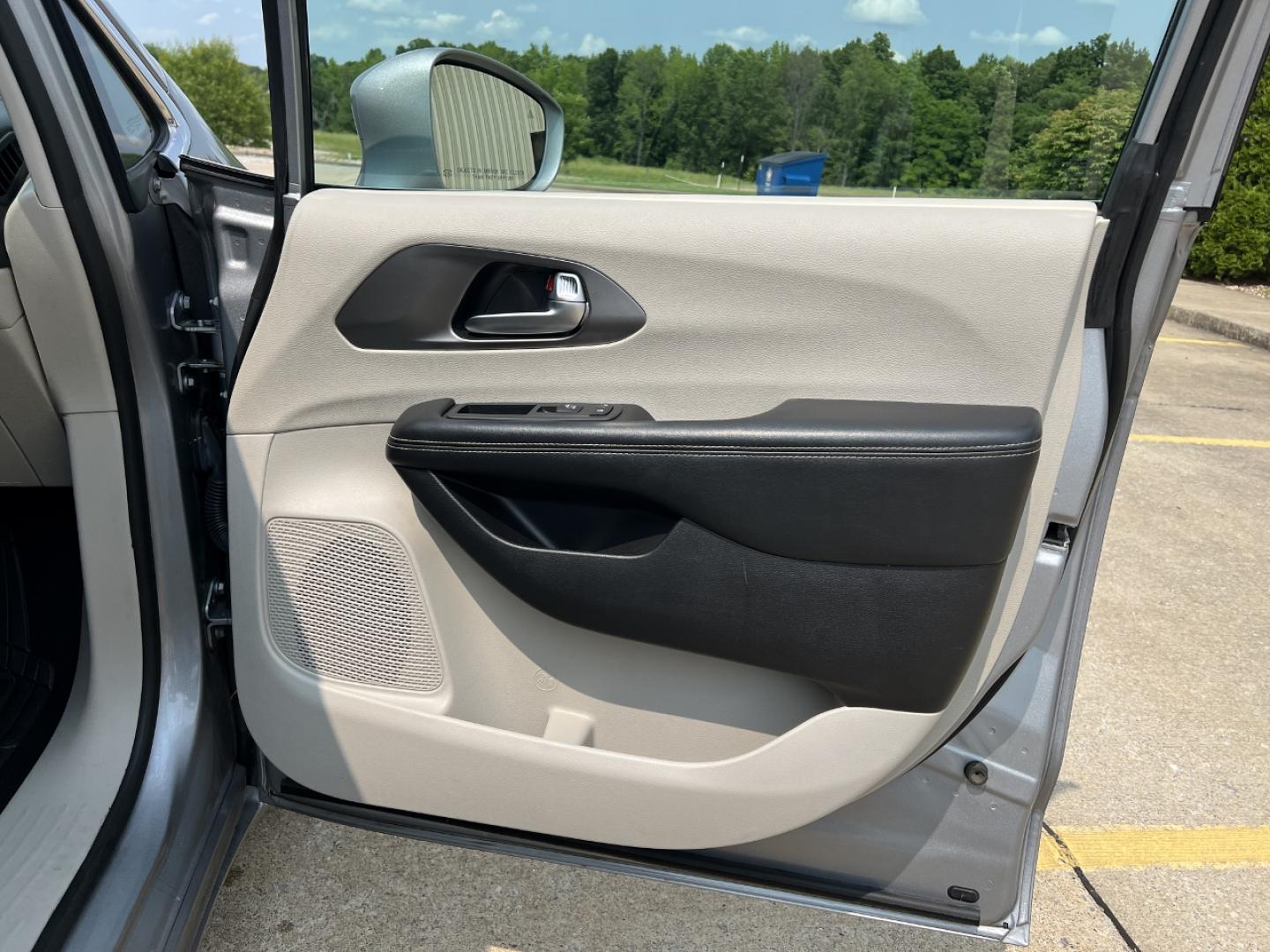 2021 SILVER /Tan Leather Chrysler Pacifica Touring-L (2C4RC1BG2MR) with an 3.6L V6 engine, Automatic transmission, located at 2990 Old Orchard Rd., Jackson, MO, 63755, 37.354214, -89.612106 - 2021 Chrysler Pacifica Touring L 1-Owner 103xxx miles Front Wheel Drive 3.6L V6 Automatic Leather 3rd Row Stow 'N Go Backup Camera Power Driver Seat Heated Seats Bluetooth Remote Start Cruise Power Windows/Locks/Mirrors We have financing available and we accept trades! Fill out a cre - Photo#15