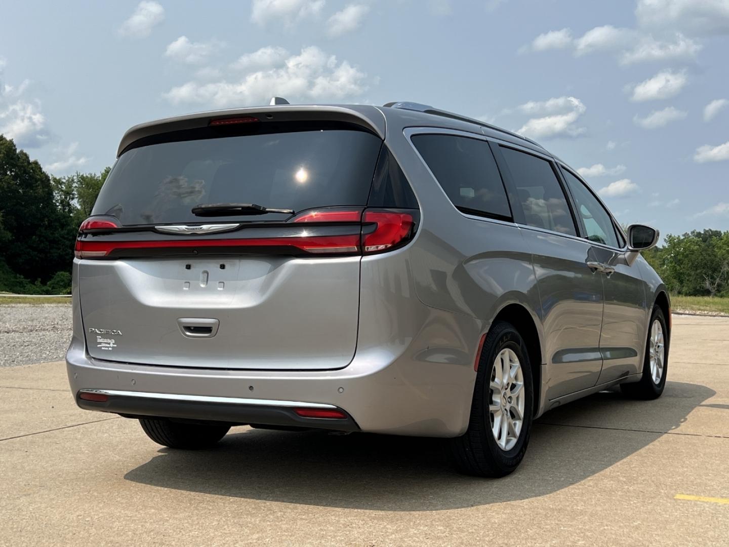 2021 SILVER /Tan Leather Chrysler Pacifica Touring-L (2C4RC1BG2MR) with an 3.6L V6 engine, Automatic transmission, located at 2990 Old Orchard Rd., Jackson, MO, 63755, 37.354214, -89.612106 - 2021 Chrysler Pacifica Touring L 1-Owner 103xxx miles Front Wheel Drive 3.6L V6 Automatic Leather 3rd Row Stow 'N Go Backup Camera Power Driver Seat Heated Seats Bluetooth Remote Start Cruise Power Windows/Locks/Mirrors We have financing available and we accept trades! Fill out a cre - Photo#9
