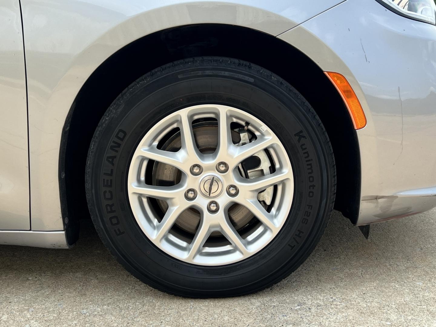 2021 SILVER /Tan Leather Chrysler Pacifica Touring-L (2C4RC1BG2MR) with an 3.6L V6 engine, Automatic transmission, located at 2990 Old Orchard Rd., Jackson, MO, 63755, 37.354214, -89.612106 - 2021 Chrysler Pacifica Touring L 1-Owner 103xxx miles Front Wheel Drive 3.6L V6 Automatic Leather 3rd Row Stow 'N Go Backup Camera Power Driver Seat Heated Seats Bluetooth Remote Start Cruise Power Windows/Locks/Mirrors We have financing available and we accept trades! Fill out a cre - Photo#48
