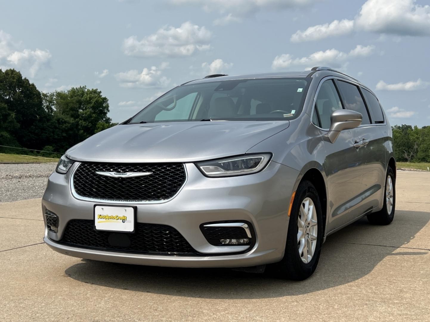 2021 SILVER /Tan Leather Chrysler Pacifica Touring-L (2C4RC1BG2MR) with an 3.6L V6 engine, Automatic transmission, located at 2990 Old Orchard Rd., Jackson, MO, 63755, 37.354214, -89.612106 - 2021 Chrysler Pacifica Touring L 1-Owner 103xxx miles Front Wheel Drive 3.6L V6 Automatic Leather 3rd Row Stow 'N Go Backup Camera Power Driver Seat Heated Seats Bluetooth Remote Start Cruise Power Windows/Locks/Mirrors We have financing available and we accept trades! Fill out a cre - Photo#6