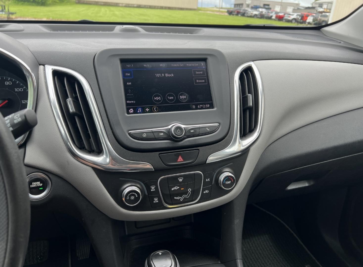 2020 WHITE /Gray Cloth Chevrolet Equinox LS 1.5 AWD (3GNAXSEV5LS) with an 1.5L 4 Cyl. Turbo engine, Automatic transmission, located at 2990 Old Orchard Rd., Jackson, MO, 63755, 37.354214, -89.612106 - We have financing available and we accept trades! Fill out a credit application on our website or come by today! If you have any questions, give us a call at (573) 204-7777 or visit our website at firstautocredit.com. - Photo#4