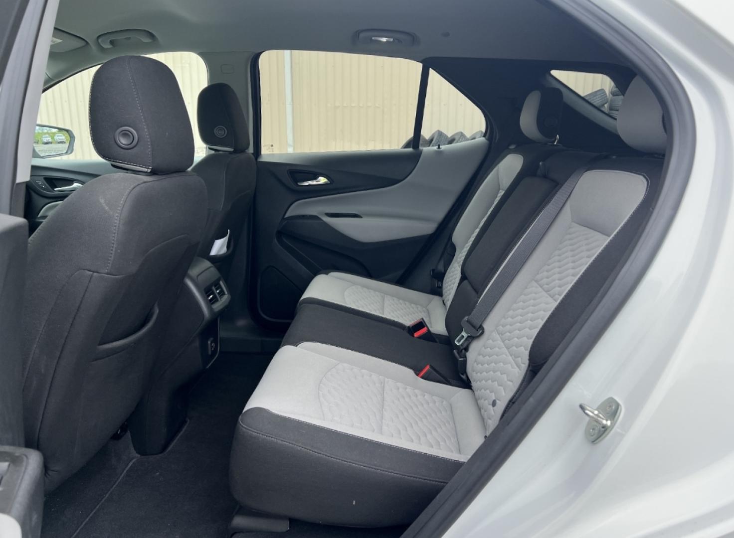 2020 WHITE /Gray Cloth Chevrolet Equinox LS 1.5 AWD (3GNAXSEV5LS) with an 1.5L 4 Cyl. Turbo engine, Automatic transmission, located at 2990 Old Orchard Rd., Jackson, MO, 63755, 37.354214, -89.612106 - We have financing available and we accept trades! Fill out a credit application on our website or come by today! If you have any questions, give us a call at (573) 204-7777 or visit our website at firstautocredit.com. - Photo#6