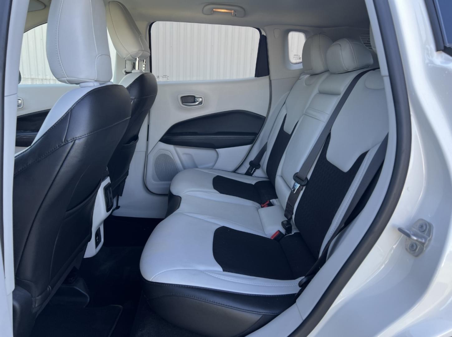 2018 WHITE /Gray Leather Jeep Compass Latitude 4WD (3C4NJDBB1JT) with an 2.4L 4 Cyl. engine, Automatic transmission, located at 2990 Old Orchard Rd., Jackson, MO, 63755, 37.354214, -89.612106 - We have financing available and we accept trades! Fill out a credit application on our website or come by today! If you have any questions, give us a call at (573) 204-7777 or visit our website at firstautocredit.com. - Photo#6