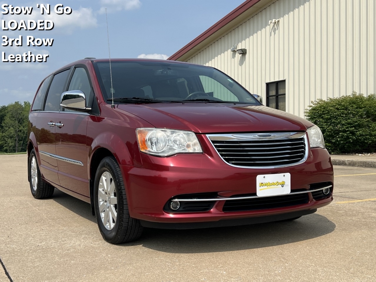 photo of 2012 Chrysler Town & Country Touring-L