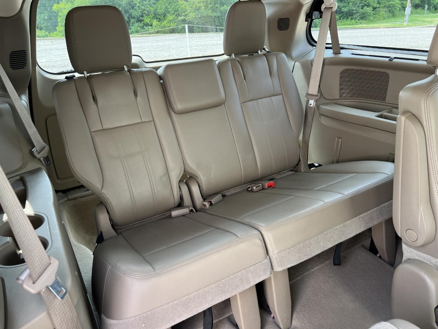 2012 RED /Tan Leather Chrysler Town & Country Touring-L (2C4RC1CG1CR) with an 3.6L V6 engine, Automatic transmission, located at 2990 Old Orchard Rd., Jackson, MO, 63755, 37.354214, -89.612106 - 2012 Chrysler Town & Country Touring-L 111xxx miles Front Wheel Drive 3.6L V6 Automatic Leather 3rd Row Stow 'N Go Navigation Rear Entertainment Backup Camera Power/Heated Seats Heated Steering Wheel Bluetooth Remote Start Cruise Power Windows/Locks/Mirrors We have financing availab - Photo#21