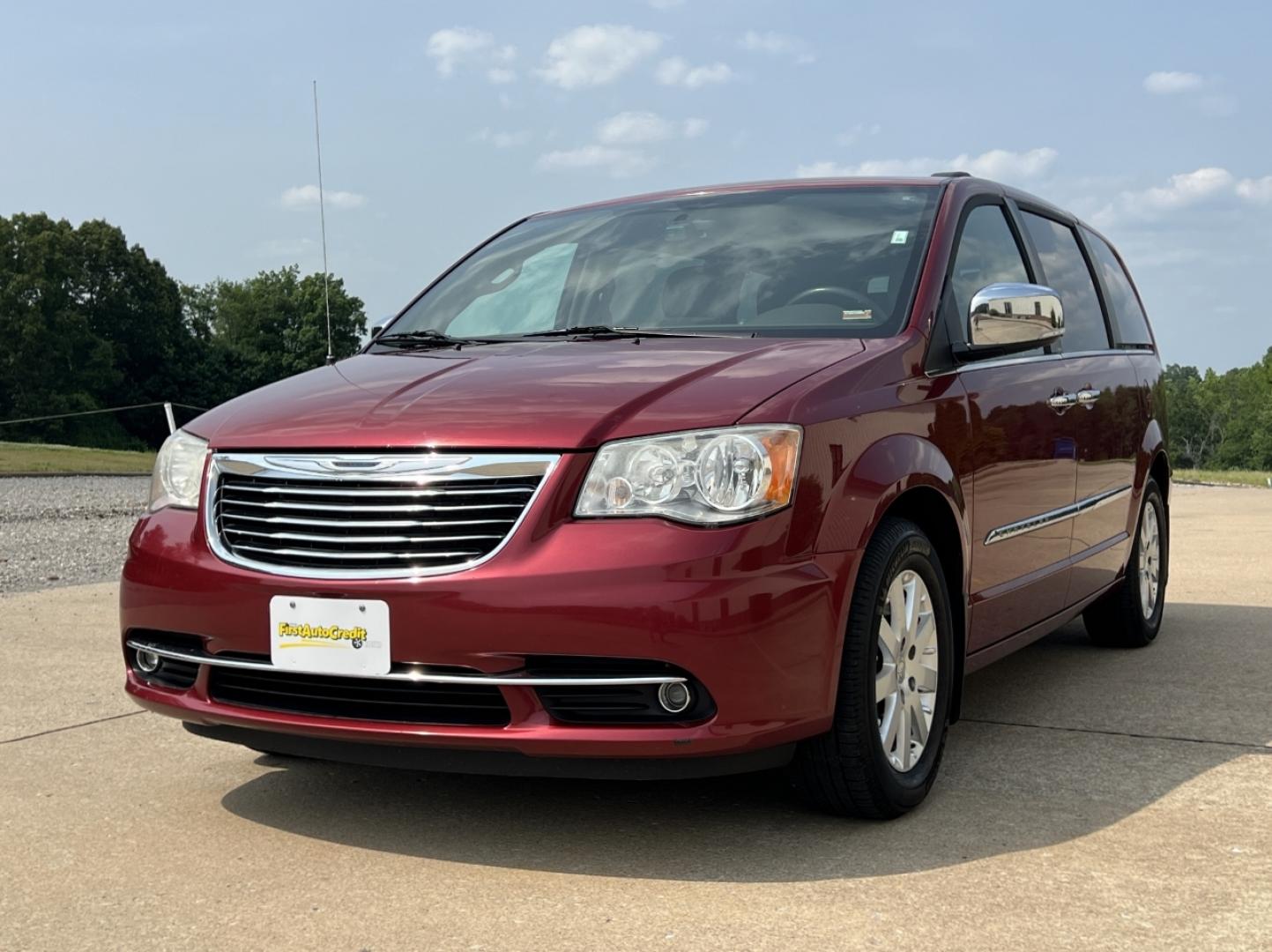 2012 RED /Tan Leather Chrysler Town & Country Touring-L (2C4RC1CG1CR) with an 3.6L V6 engine, Automatic transmission, located at 2990 Old Orchard Rd., Jackson, MO, 63755, 37.354214, -89.612106 - 2012 Chrysler Town & Country Touring-L 111xxx miles Front Wheel Drive 3.6L V6 Automatic Leather 3rd Row Stow 'N Go Navigation Rear Entertainment Backup Camera Power/Heated Seats Heated Steering Wheel Bluetooth Remote Start Cruise Power Windows/Locks/Mirrors We have financing availab - Photo#8
