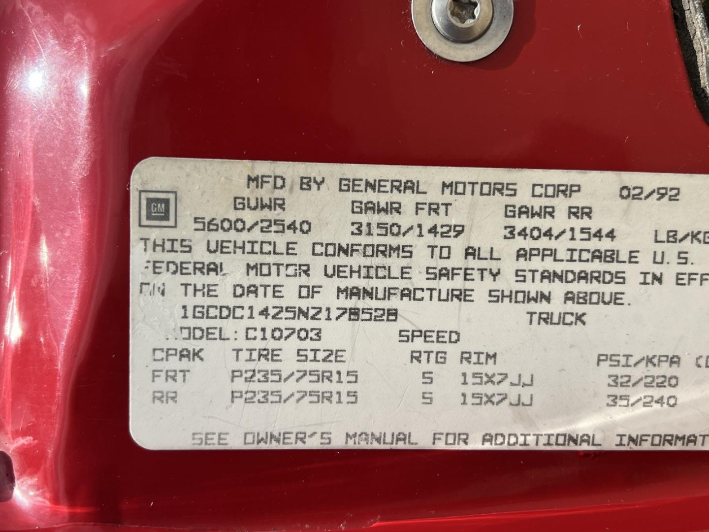 1992 RED /Gray Cloth Chevrolet C/K 1500 Reg. Cab 6.5-ft. bed 2WD (1GCDC14Z5NZ) with an 4.3L V6 engine, Manual transmission, located at 2990 Old Orchard Rd., Jackson, MO, 63755, 37.354214, -89.612106 - 1992 Chevrolet GMC-400 C1500 Only 92xxx miles Rear Wheel Drive 4.3L V6 Manual Cruise Power Windows/Locks We have financing available and we accept trades! Fill out a credit application on our website or come by today! If you have any questions, give us a call at (573) 204-7777 or visit our w - Photo#38