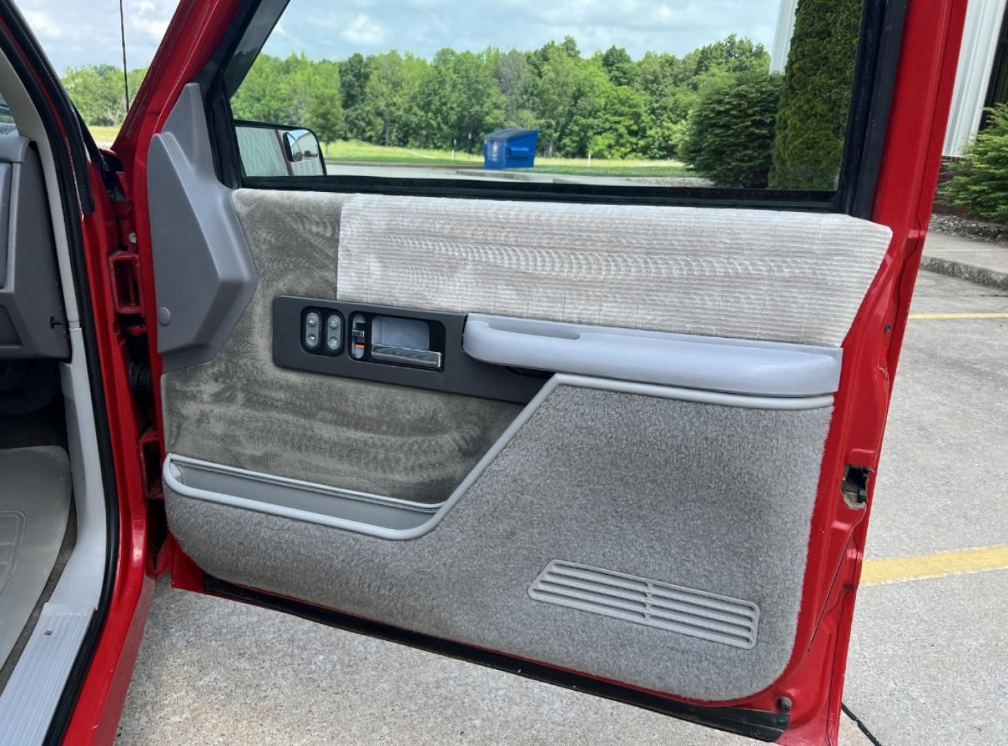 1992 RED /Gray Cloth Chevrolet C/K 1500 Reg. Cab 6.5-ft. bed 2WD (1GCDC14Z5NZ) with an 4.3L V6 engine, Manual transmission, located at 2990 Old Orchard Rd., Jackson, MO, 63755, 37.354214, -89.612106 - 1992 Chevrolet GMC-400 C1500 Only 92xxx miles Rear Wheel Drive 4.3L V6 Manual Cruise Power Windows/Locks We have financing available and we accept trades! Fill out a credit application on our website or come by today! If you have any questions, give us a call at (573) 204-7777 or visit our w - Photo#12