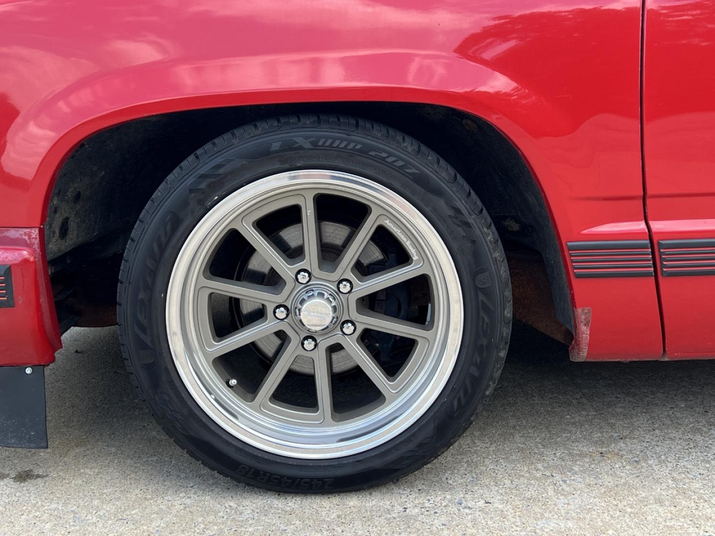 1992 RED /Gray Cloth Chevrolet C/K 1500 Reg. Cab 6.5-ft. bed 2WD (1GCDC14Z5NZ) with an 4.3L V6 engine, Manual transmission, located at 2990 Old Orchard Rd., Jackson, MO, 63755, 37.354214, -89.612106 - 1992 Chevrolet GMC-400 C1500 Only 92xxx miles Rear Wheel Drive 4.3L V6 Manual Cruise Power Windows/Locks We have financing available and we accept trades! Fill out a credit application on our website or come by today! If you have any questions, give us a call at (573) 204-7777 or visit our w - Photo#24