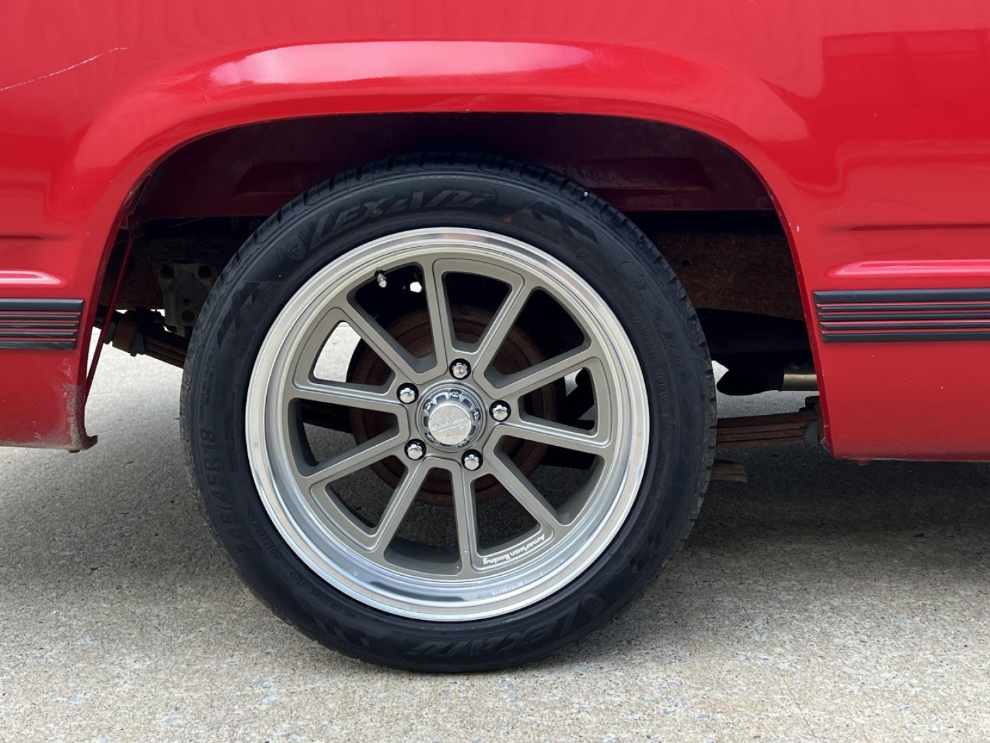 1992 RED /Gray Cloth Chevrolet C/K 1500 Reg. Cab 6.5-ft. bed 2WD (1GCDC14Z5NZ) with an 4.3L V6 engine, Manual transmission, located at 2990 Old Orchard Rd., Jackson, MO, 63755, 37.354214, -89.612106 - 1992 Chevrolet GMC-400 C1500 Only 92xxx miles Rear Wheel Drive 4.3L V6 Manual Cruise Power Windows/Locks We have financing available and we accept trades! Fill out a credit application on our website or come by today! If you have any questions, give us a call at (573) 204-7777 or visit our w - Photo#27