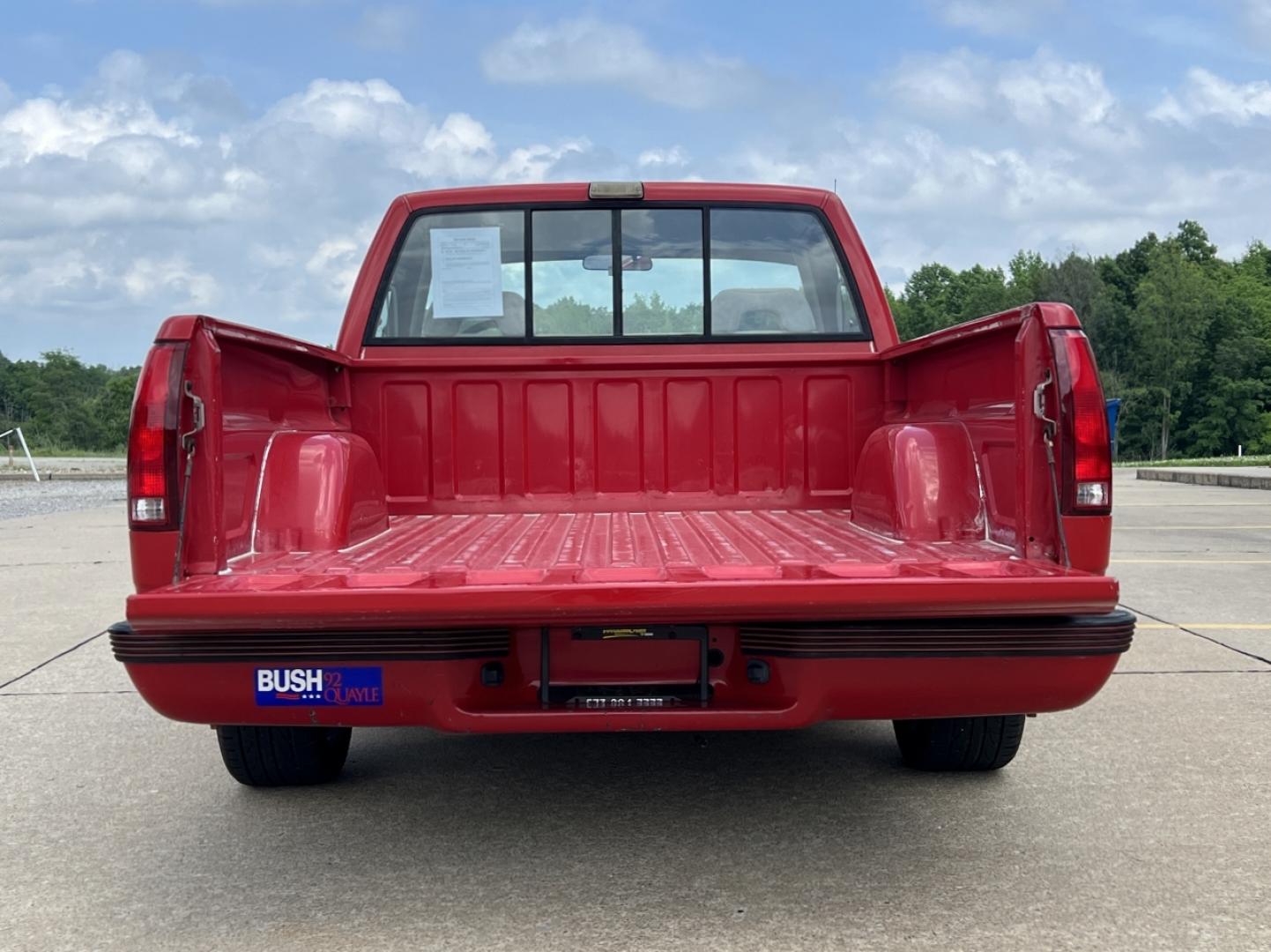 1992 RED /Gray Cloth Chevrolet C/K 1500 Reg. Cab 6.5-ft. bed 2WD (1GCDC14Z5NZ) with an 4.3L V6 engine, Manual transmission, located at 2990 Old Orchard Rd., Jackson, MO, 63755, 37.354214, -89.612106 - 1992 Chevrolet GMC-400 C1500 Only 92xxx miles Rear Wheel Drive 4.3L V6 Manual Cruise Power Windows/Locks We have financing available and we accept trades! Fill out a credit application on our website or come by today! If you have any questions, give us a call at (573) 204-7777 or visit our w - Photo#14