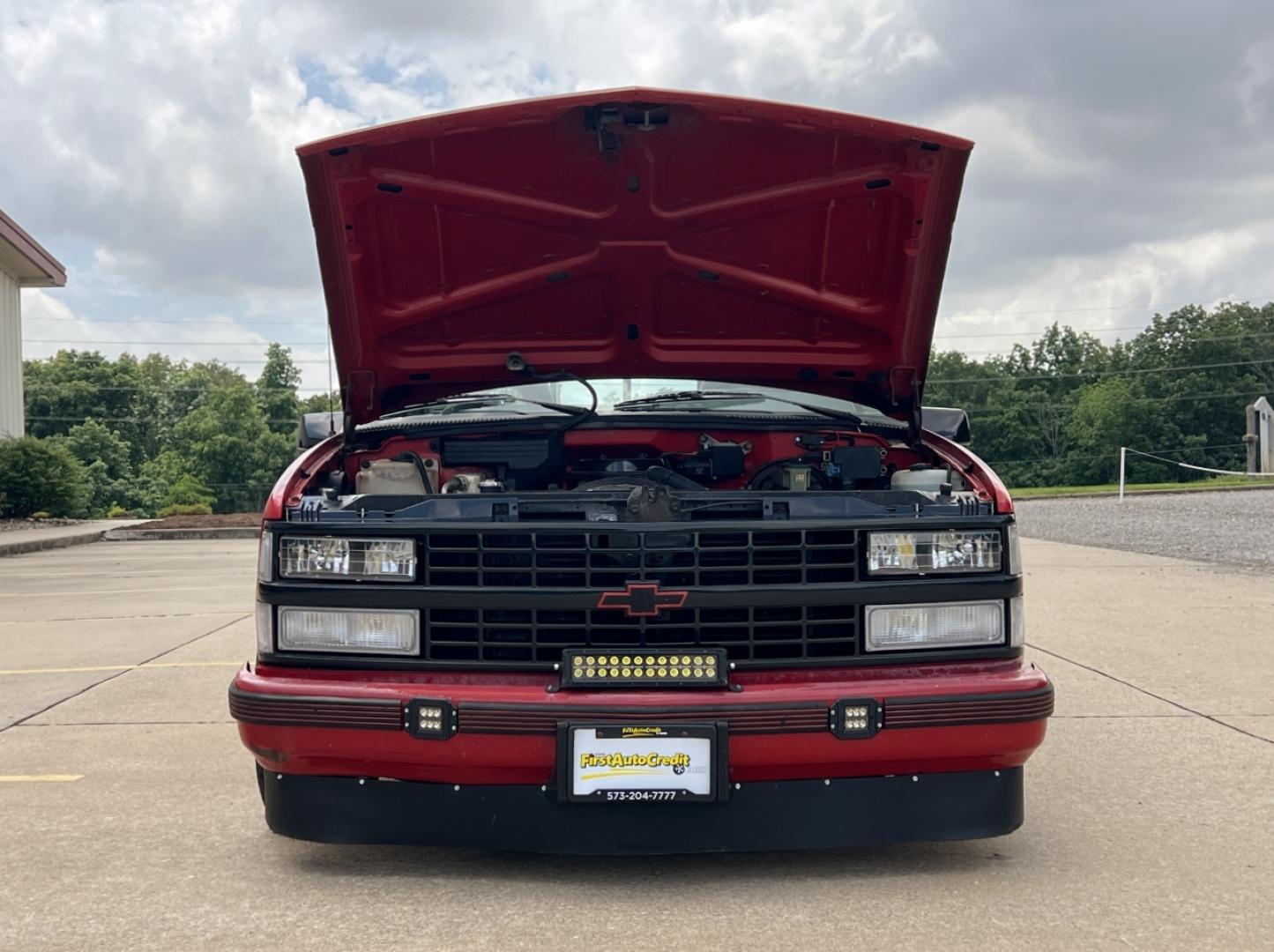 1992 RED /Gray Cloth Chevrolet C/K 1500 Reg. Cab 6.5-ft. bed 2WD (1GCDC14Z5NZ) with an 4.3L V6 engine, Manual transmission, located at 2990 Old Orchard Rd., Jackson, MO, 63755, 37.354214, -89.612106 - 1992 Chevrolet GMC-400 C1500 Only 92xxx miles Rear Wheel Drive 4.3L V6 Manual Cruise Power Windows/Locks We have financing available and we accept trades! Fill out a credit application on our website or come by today! If you have any questions, give us a call at (573) 204-7777 or visit our w - Photo#22