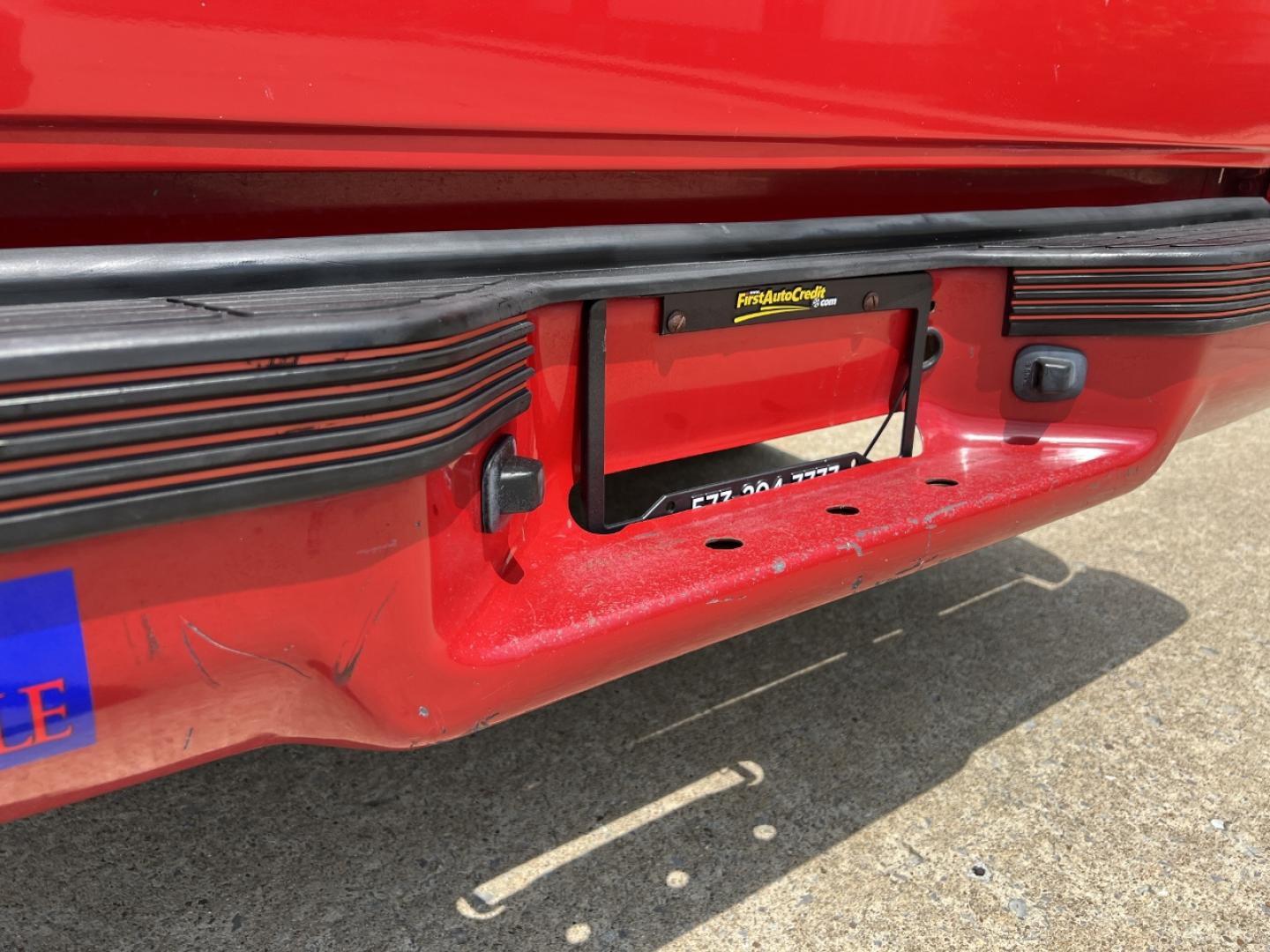 1992 RED /Gray Cloth Chevrolet C/K 1500 Reg. Cab 6.5-ft. bed 2WD (1GCDC14Z5NZ) with an 4.3L V6 engine, Manual transmission, located at 2990 Old Orchard Rd., Jackson, MO, 63755, 37.354214, -89.612106 - 1992 Chevrolet GMC-400 C1500 Only 92xxx miles Rear Wheel Drive 4.3L V6 Manual Cruise Power Windows/Locks We have financing available and we accept trades! Fill out a credit application on our website or come by today! If you have any questions, give us a call at (573) 204-7777 or visit our w - Photo#33