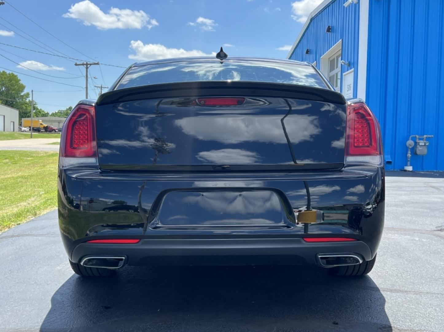 2017 BLACK /Black Leather Chrysler 300 S (2C3CCABG0HH) with an 3.6L V6 engine, Automatic transmission, located at 506 S. Kingshighway, Cape Girardeau, MO, 63703, (573) 235-5000, 37.294994, -89.556206 - 2017 Chrysler 300 S Only 53xxx miles Rear Wheel Drive 3.6L V6 Automatic Leather Power/Heated/Cooled Seats Backup Camera Bluetooth Remote Start Cruise Power Windows/Locks/Mirrors We have financing available and we accept trades! Fill out a credit application on our website or come by toda - Photo#11
