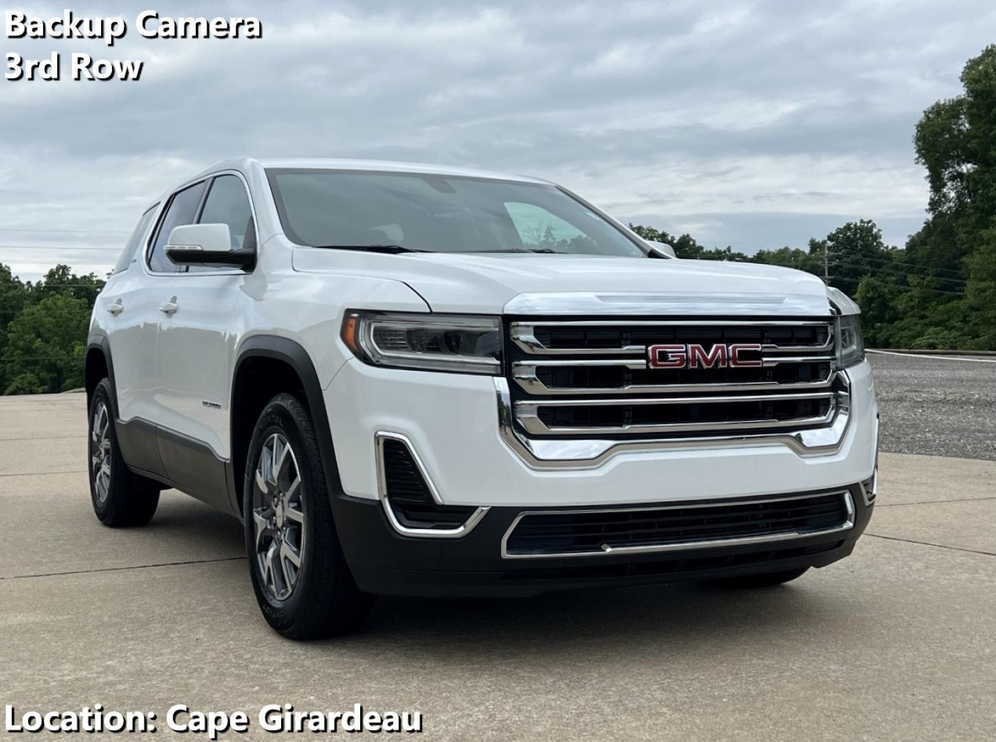 2021 WHITE /Black Cloth GMC Acadia SLE (1GKKNKLA5MZ) with an 2.5L 4 Cyl. engine, Automatic transmission, located at 506 S. Kingshighway, Cape Girardeau, MO, 63703, (573) 235-5000, 37.294994, -89.556206 - 2021 GMC Acadia SLE 93xxx miles Front Wheel Drive 2.5L 4 Cyl. Automatic 3rd Row Backup Camera Bluetooth Cruise Power Windows/Locks/Mirrors We have financing available and we accept trades! Fill out a credit application on our website or come by today! If you have any questions, give us a - Photo#0