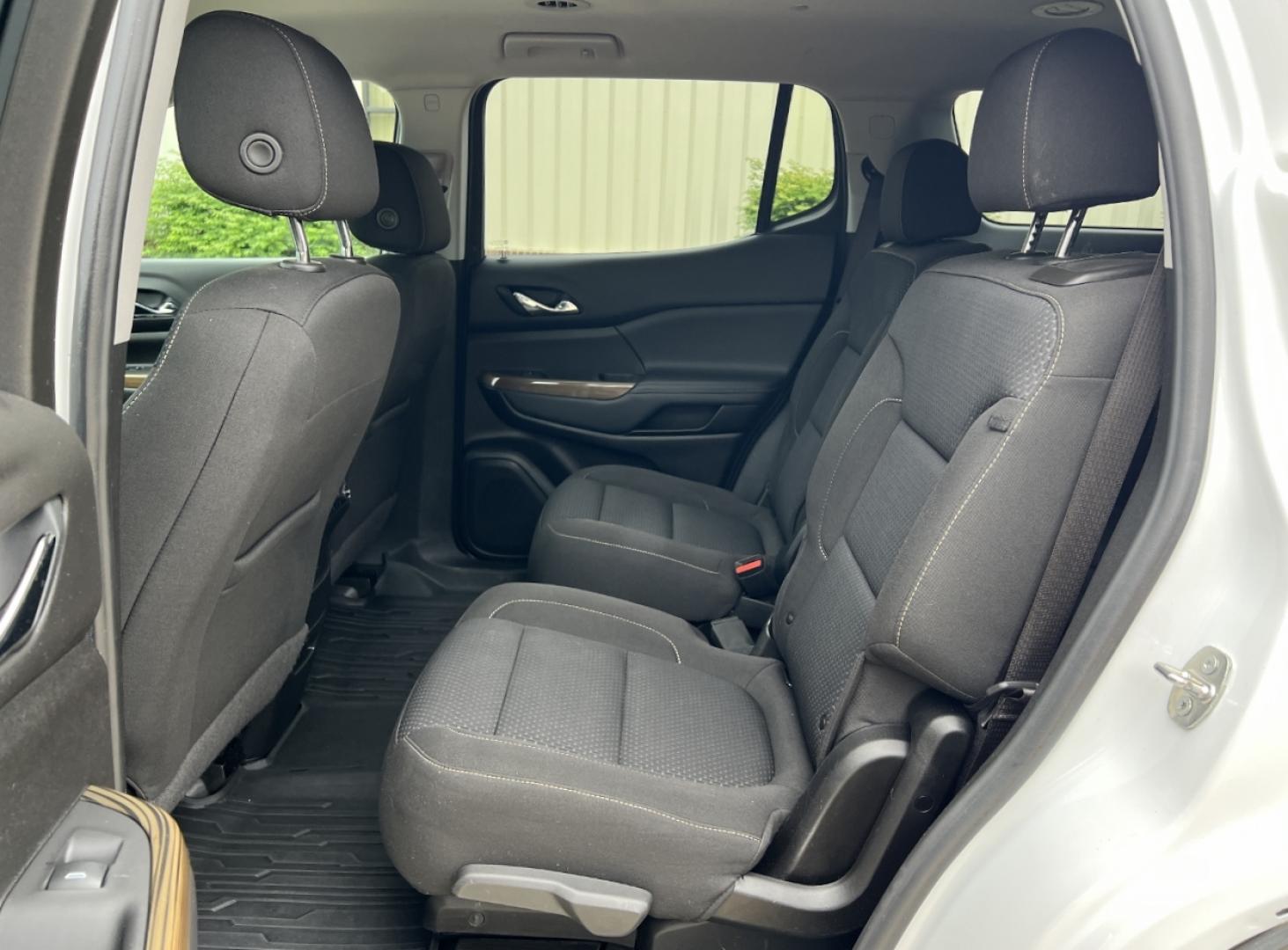 2021 WHITE /Black Cloth GMC Acadia SLE (1GKKNKLA5MZ) with an 2.5L 4 Cyl. engine, Automatic transmission, located at 506 S. Kingshighway, Cape Girardeau, MO, 63703, (573) 235-5000, 37.294994, -89.556206 - 2021 GMC Acadia SLE 93xxx miles Front Wheel Drive 2.5L 4 Cyl. Automatic 3rd Row Backup Camera Bluetooth Cruise Power Windows/Locks/Mirrors We have financing available and we accept trades! Fill out a credit application on our website or come by today! If you have any questions, give us a - Photo#14