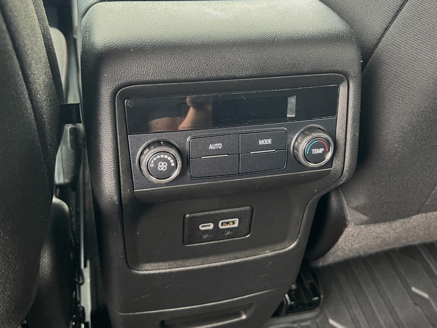 2021 WHITE /Black Cloth GMC Acadia SLE (1GKKNKLA5MZ) with an 2.5L 4 Cyl. engine, Automatic transmission, located at 506 S. Kingshighway, Cape Girardeau, MO, 63703, (573) 235-5000, 37.294994, -89.556206 - 2021 GMC Acadia SLE 93xxx miles Front Wheel Drive 2.5L 4 Cyl. Automatic 3rd Row Backup Camera Bluetooth Cruise Power Windows/Locks/Mirrors We have financing available and we accept trades! Fill out a credit application on our website or come by today! If you have any questions, give us a - Photo#31