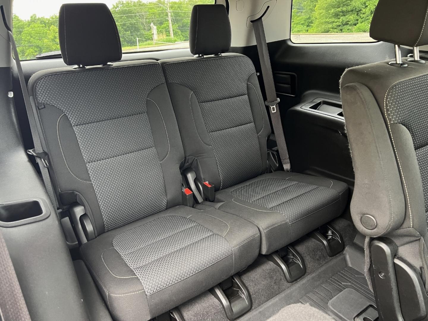 2021 WHITE /Black Cloth GMC Acadia SLE (1GKKNKLA5MZ) with an 2.5L 4 Cyl. engine, Automatic transmission, located at 506 S. Kingshighway, Cape Girardeau, MO, 63703, (573) 235-5000, 37.294994, -89.556206 - 2021 GMC Acadia SLE 93xxx miles Front Wheel Drive 2.5L 4 Cyl. Automatic 3rd Row Backup Camera Bluetooth Cruise Power Windows/Locks/Mirrors We have financing available and we accept trades! Fill out a credit application on our website or come by today! If you have any questions, give us a - Photo#16