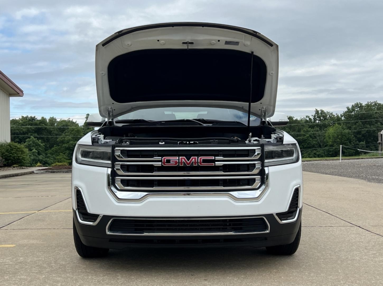 2021 WHITE /Black Cloth GMC Acadia SLE (1GKKNKLA5MZ) with an 2.5L 4 Cyl. engine, Automatic transmission, located at 506 S. Kingshighway, Cape Girardeau, MO, 63703, (573) 235-5000, 37.294994, -89.556206 - 2021 GMC Acadia SLE 93xxx miles Front Wheel Drive 2.5L 4 Cyl. Automatic 3rd Row Backup Camera Bluetooth Cruise Power Windows/Locks/Mirrors We have financing available and we accept trades! Fill out a credit application on our website or come by today! If you have any questions, give us a - Photo#33