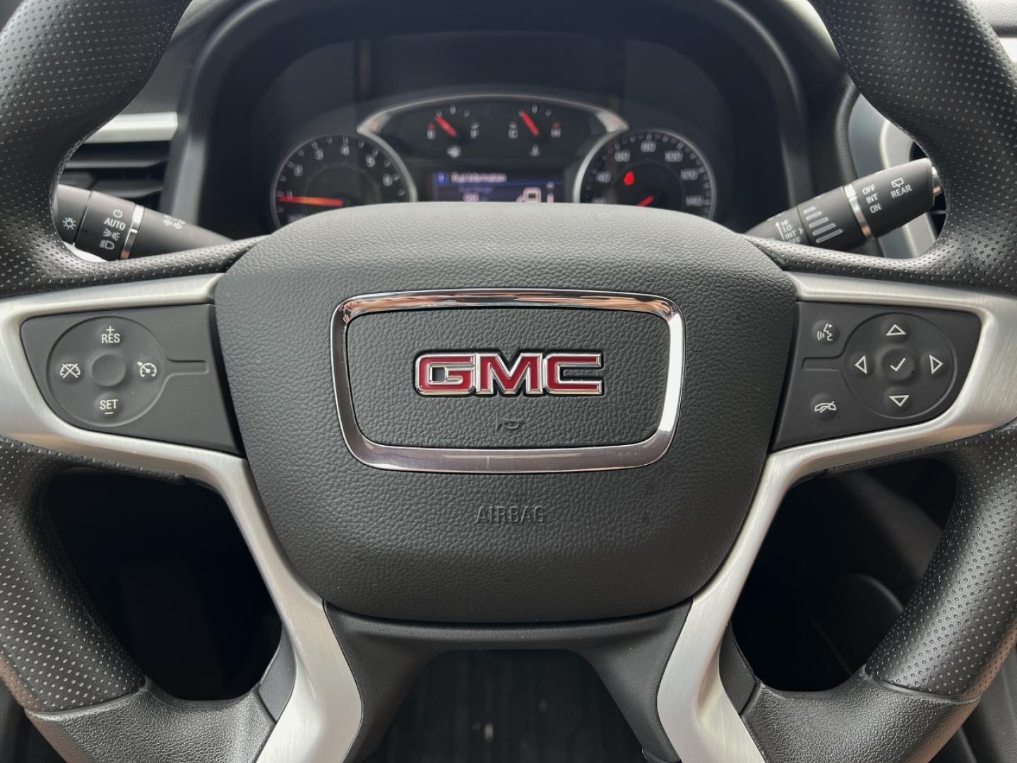 2021 WHITE /Black Cloth GMC Acadia SLE (1GKKNKLA5MZ) with an 2.5L 4 Cyl. engine, Automatic transmission, located at 506 S. Kingshighway, Cape Girardeau, MO, 63703, (573) 235-5000, 37.294994, -89.556206 - 2021 GMC Acadia SLE 93xxx miles Front Wheel Drive 2.5L 4 Cyl. Automatic 3rd Row Backup Camera Bluetooth Cruise Power Windows/Locks/Mirrors We have financing available and we accept trades! Fill out a credit application on our website or come by today! If you have any questions, give us a - Photo#20
