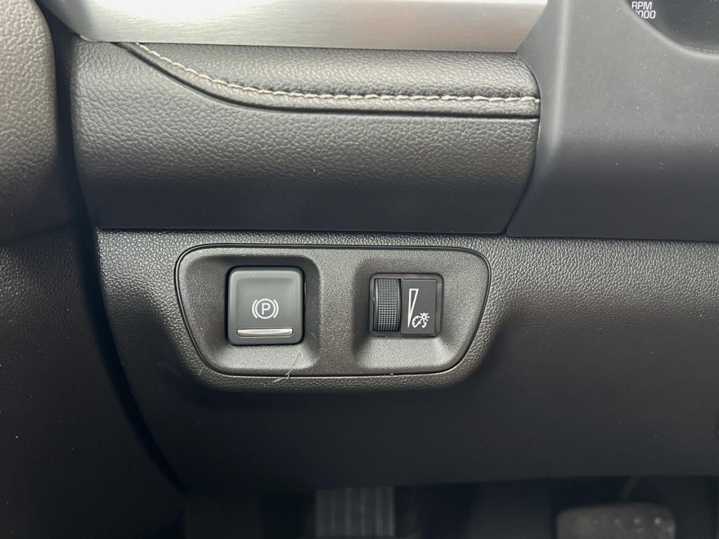 2021 WHITE /Black Cloth GMC Acadia SLE (1GKKNKLA5MZ) with an 2.5L 4 Cyl. engine, Automatic transmission, located at 506 S. Kingshighway, Cape Girardeau, MO, 63703, (573) 235-5000, 37.294994, -89.556206 - 2021 GMC Acadia SLE 93xxx miles Front Wheel Drive 2.5L 4 Cyl. Automatic 3rd Row Backup Camera Bluetooth Cruise Power Windows/Locks/Mirrors We have financing available and we accept trades! Fill out a credit application on our website or come by today! If you have any questions, give us a - Photo#30