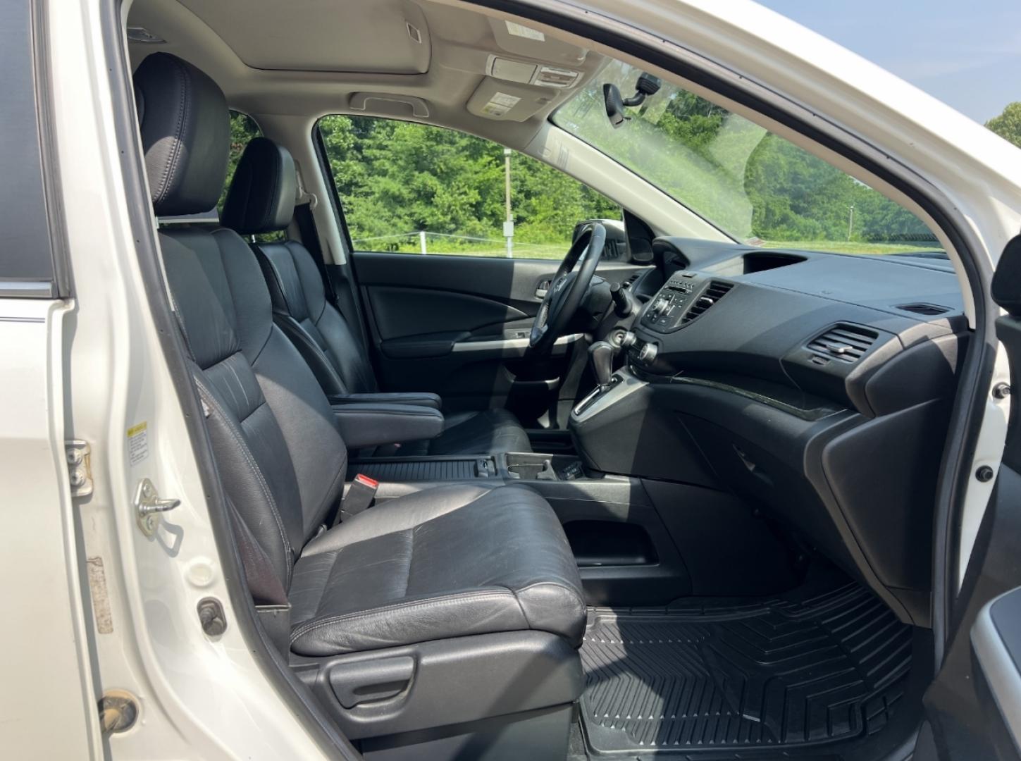 2013 WHITE /Black Leather Honda CR-V EX-L 4WD (5J6RM4H74DL) with an 2.4L 4 Cyl. engine, Automatic transmission, located at 2990 Old Orchard Rd., Jackson, MO, 63755, 37.354214, -89.612106 - 2013 Honda CR-V EX-L 234xxx miles All Wheel Drive 2.4L 4 Cyl. Automatic Backup Camera Power Driver Seat Heated Seats Sunroof Bluetooth Cruise Power Windows/Locks/Mirrors We have financing available and we accept trades! Fill out a credit application on our website or come by today! If y - Photo#16